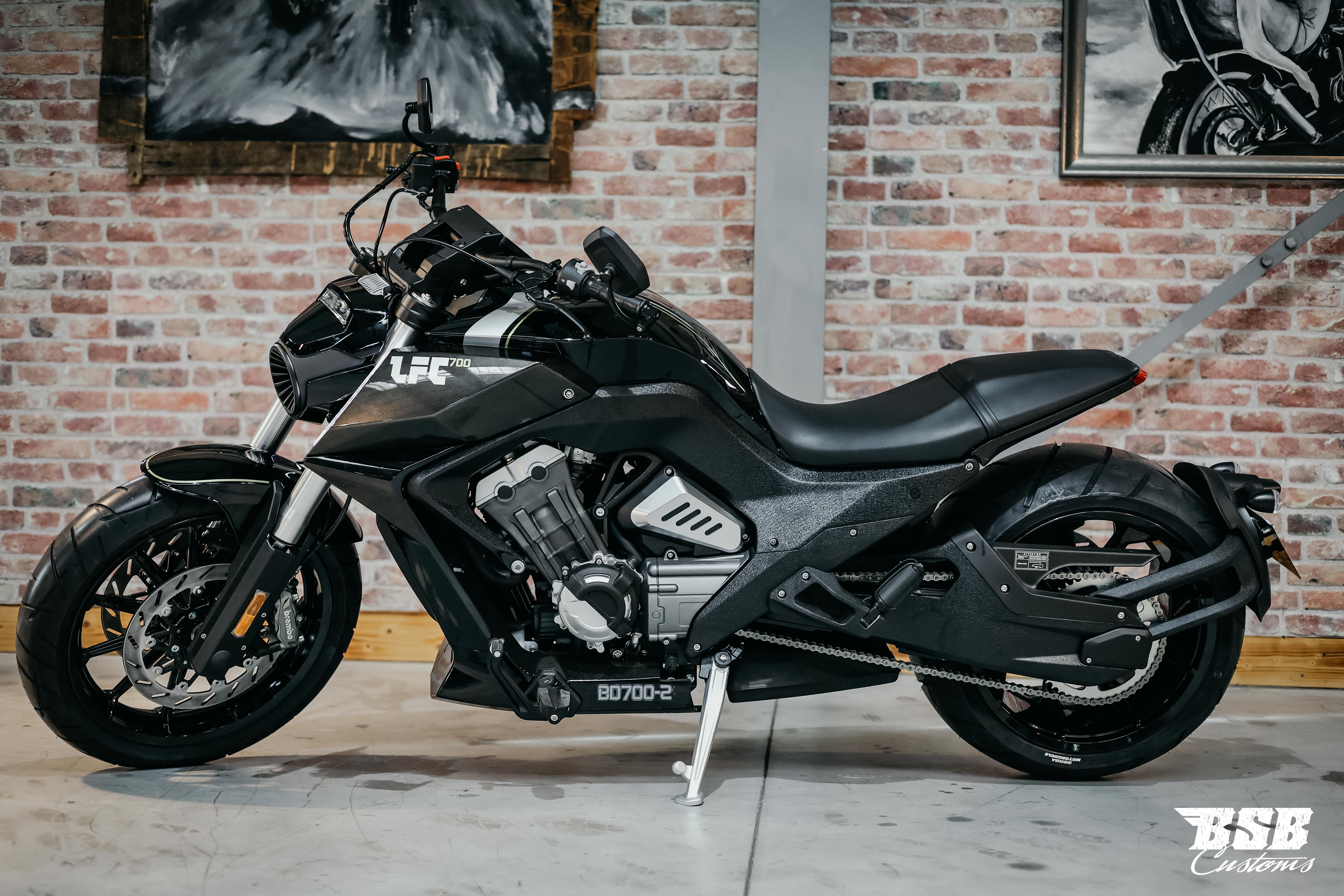 Benda LFC 700 – Der Power-Cruiser der Extraklasse 310-er Hi-Reifen, ABS / TFT/ Anti-Hopping Kupplung modifiziert by BSB Customs NEUFAHRZEUG!!! 