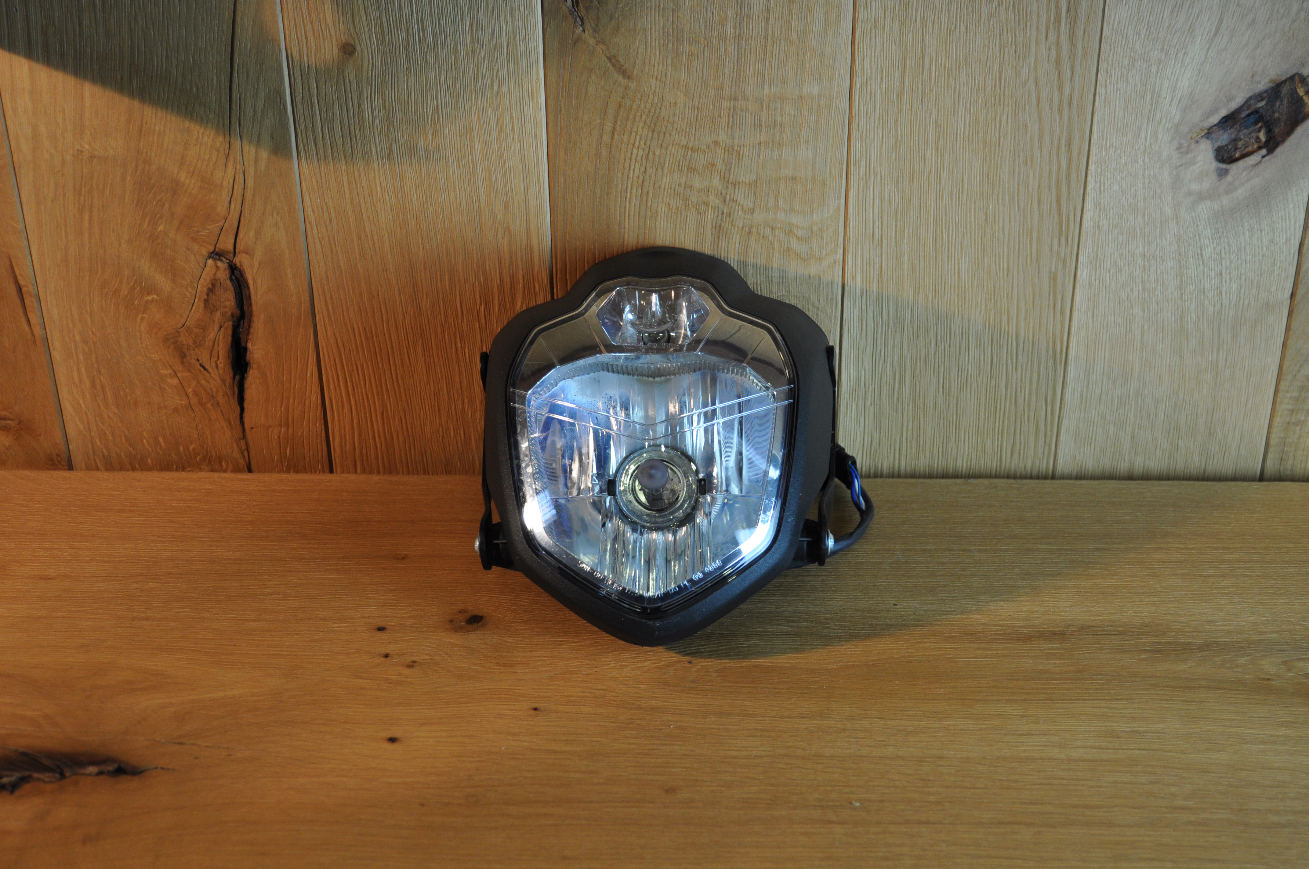 Harley-Davidson Fat Bob M8 Original Scheinwerfer gebraucht