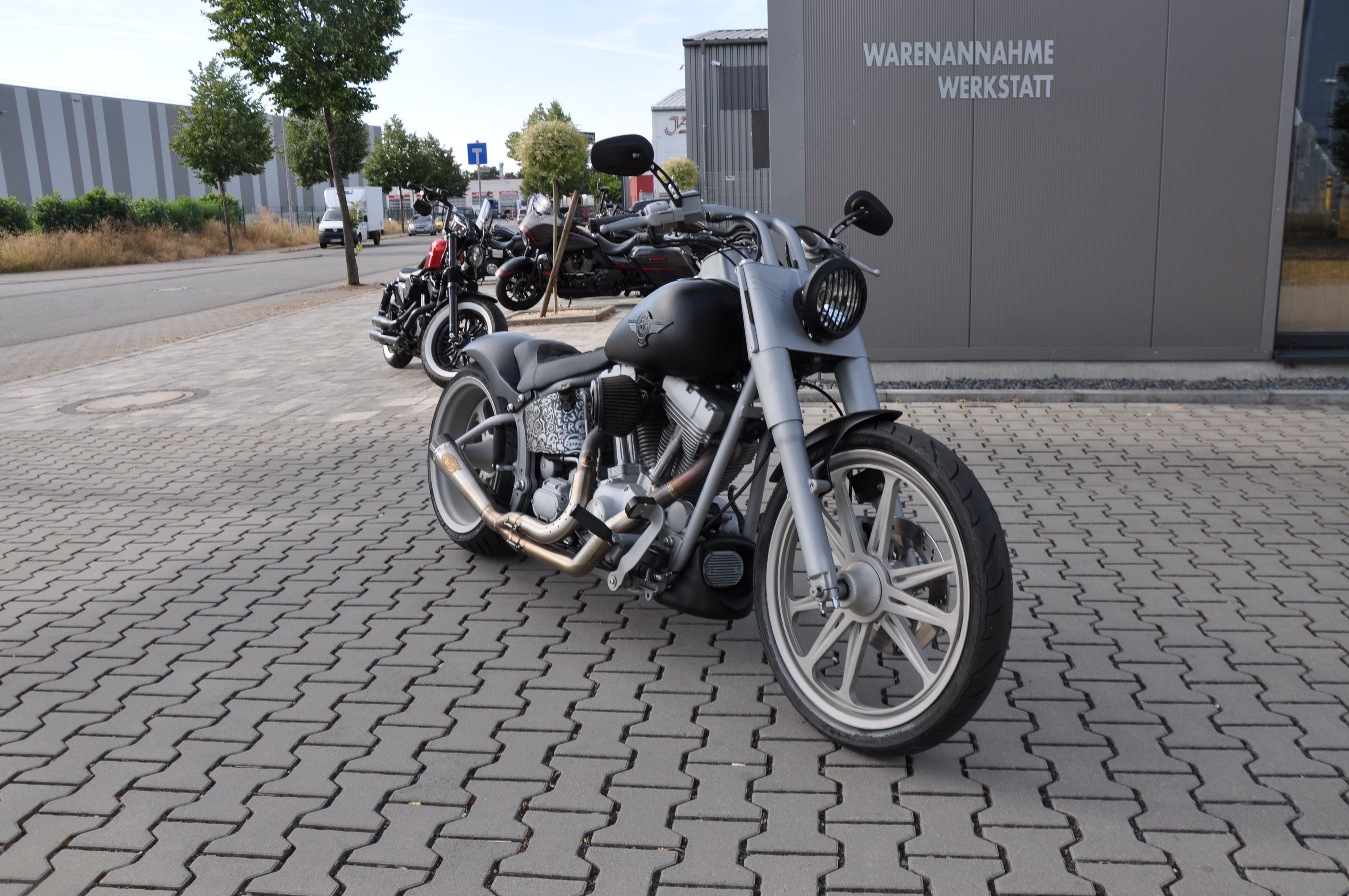 DSC_0409052JmkXIIIp80 2006 FXSTC Softail Custom 240 Heckumbau, spinning wheels, RSD Anlage und vieles mehr