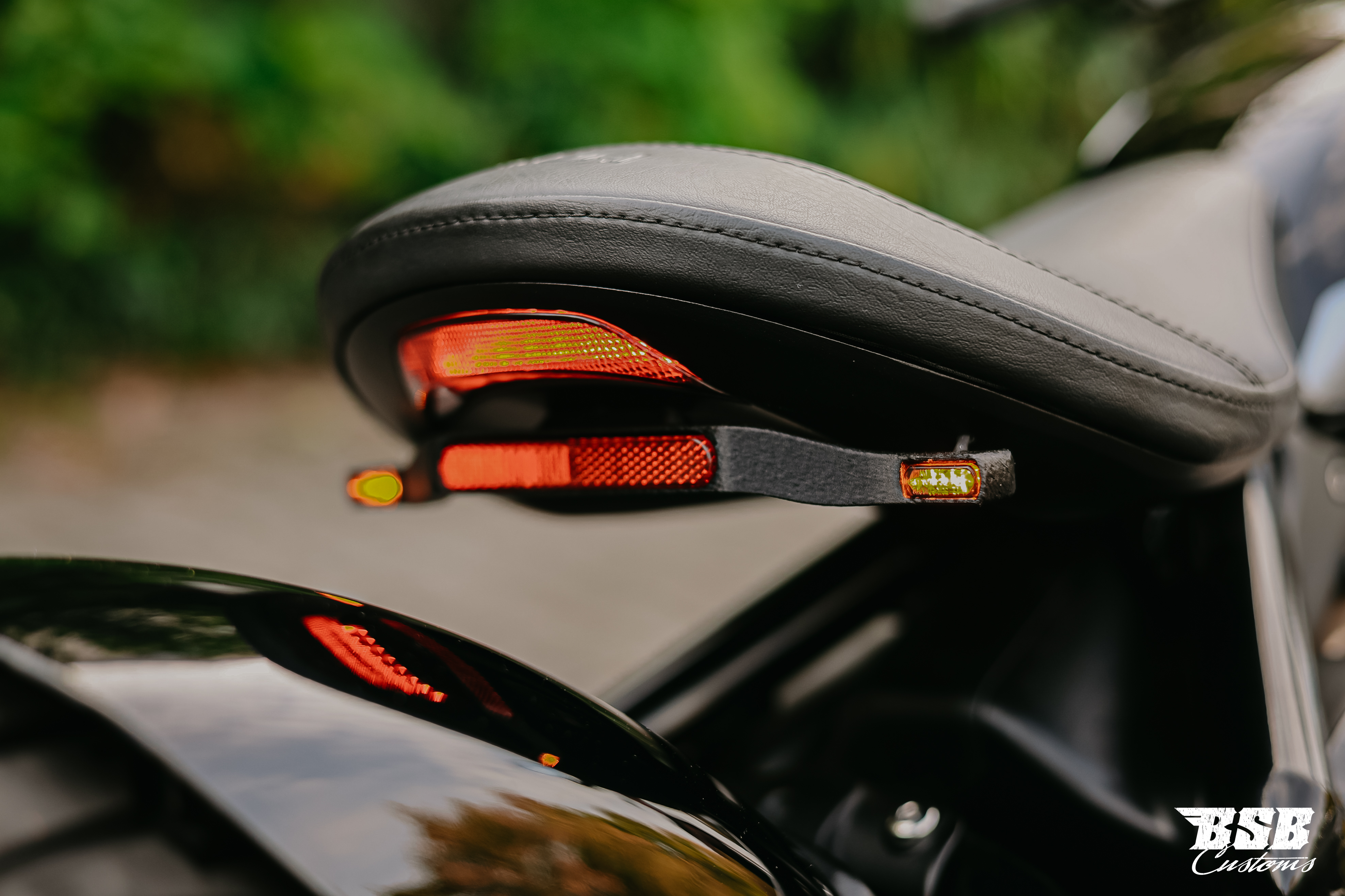 Eigenentwickelte Blinkerhalterleiste mit Fastline LED Blinkern für BENDA Napoleon Bob 125 & 250