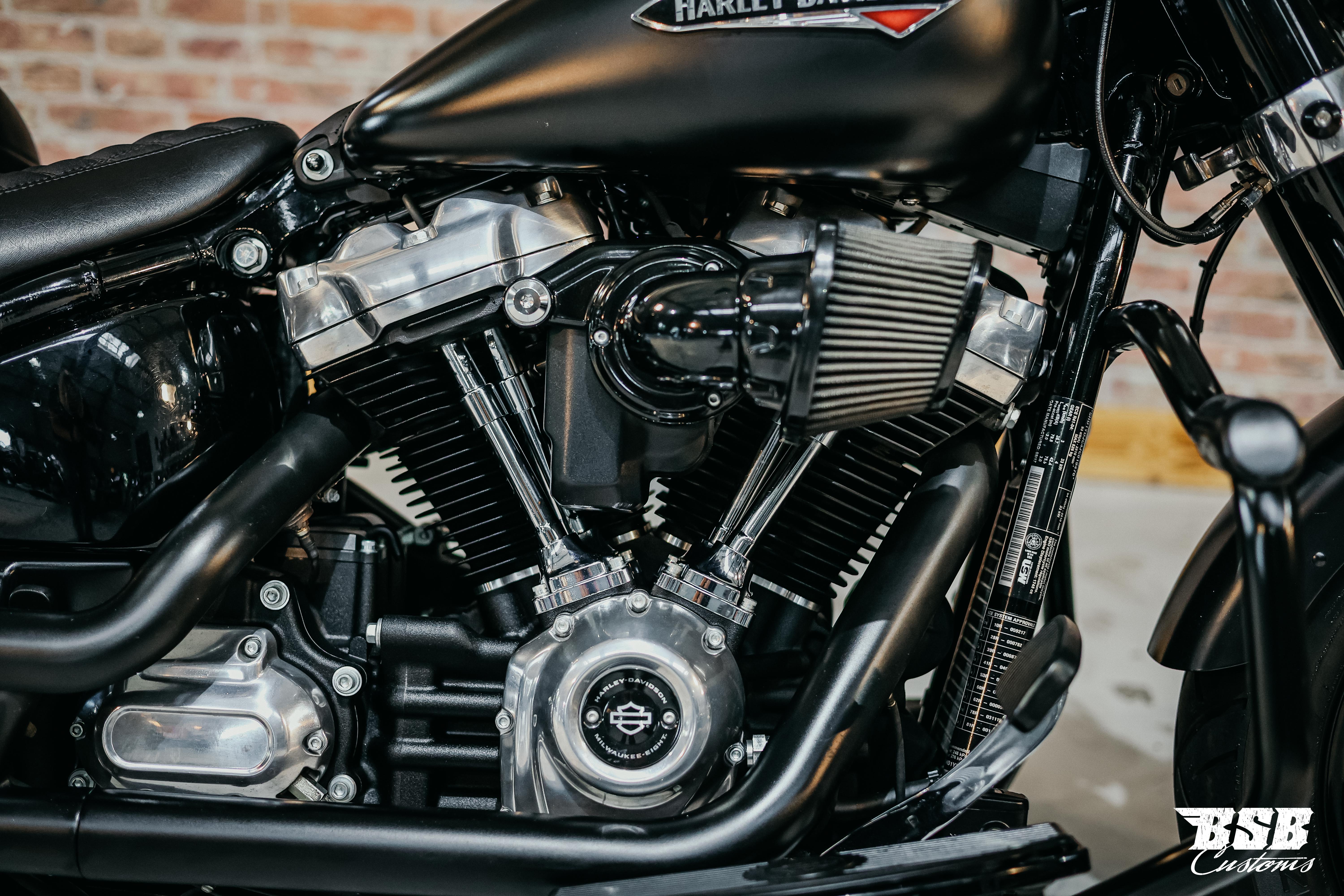 Harley Davidson FLSL Softail Slim M8 107 | Jekill & Hyde | Garantie ...  Finanzierung ab 5,99% möglich 