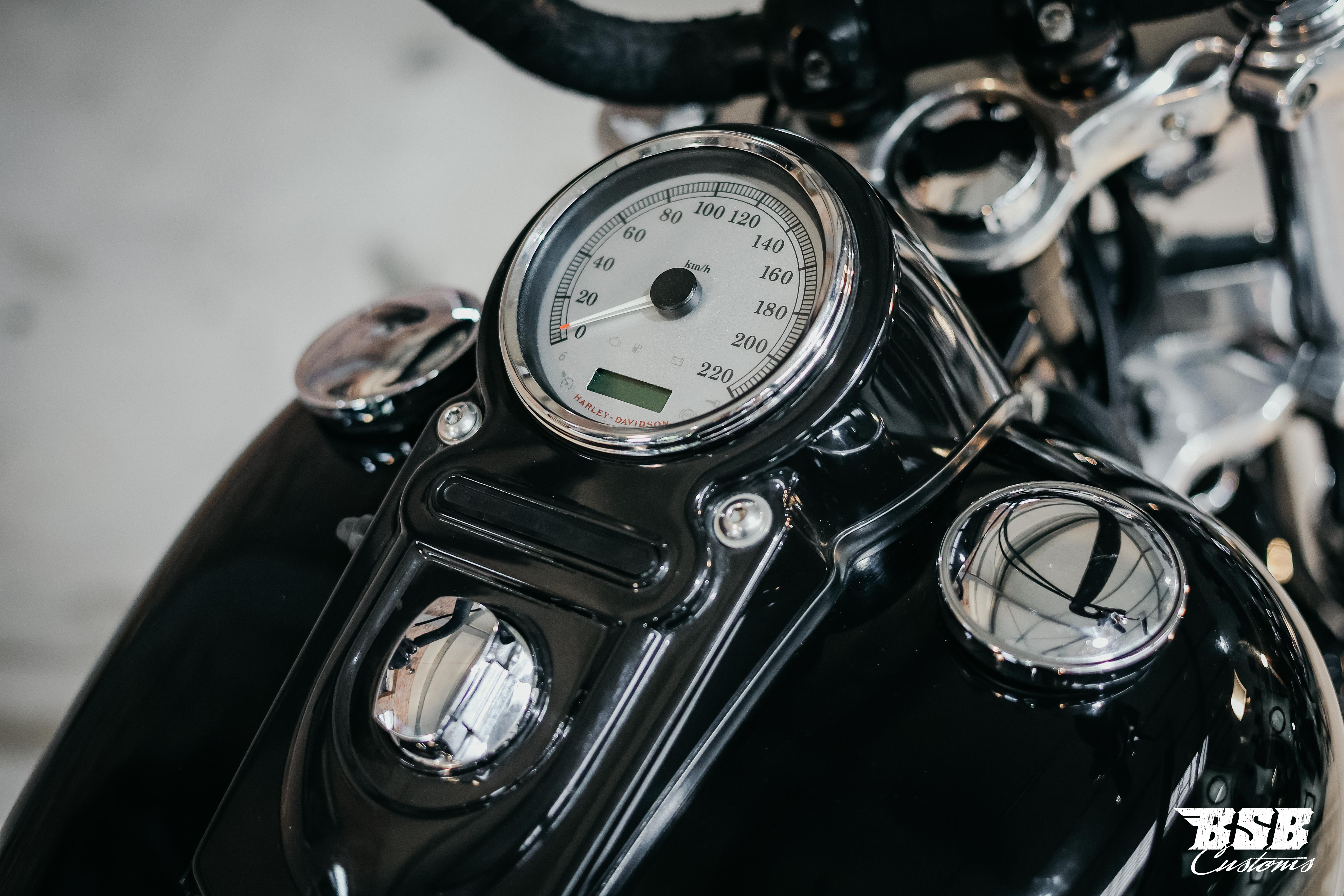 2008 Harley Davidson FXDF FAT BOB 5HD1.. TOP Zustand // Kess Tech Anlage / Airbrush Lackierung