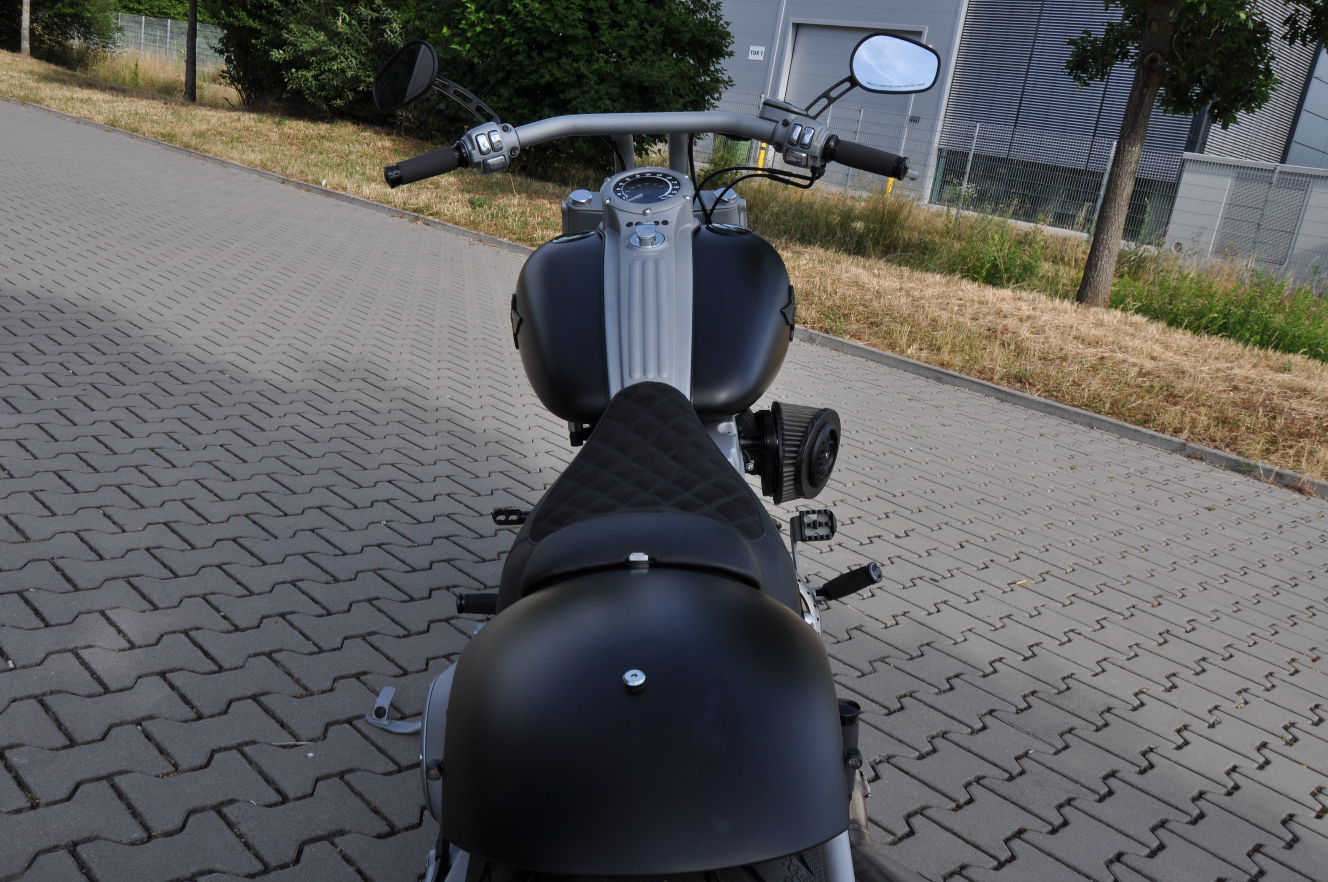 DSC_0418GlgS7M2kLKa3D 2006 FXSTC Softail Custom 240 Heckumbau, spinning wheels, RSD Anlage und vieles mehr