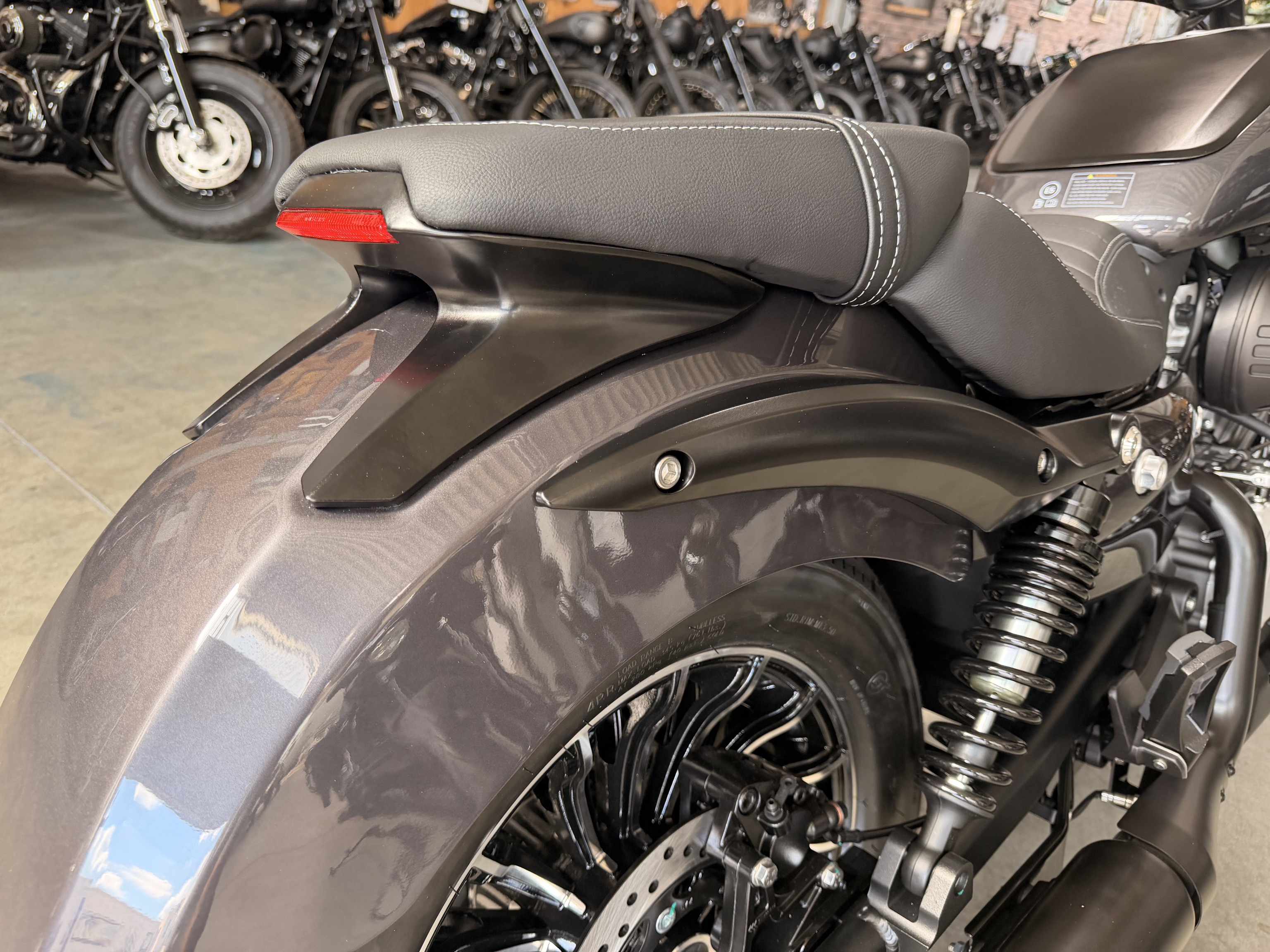 Benda ROCK 125 "SILBER" CUSTOM – CBS, LCD , Riemenantrieb,Wassergekühlt, 2 Zylinder-Doppelauspuff -  Sofort Verfügbar -  ab 3,-EUR / Tag finanzieren 