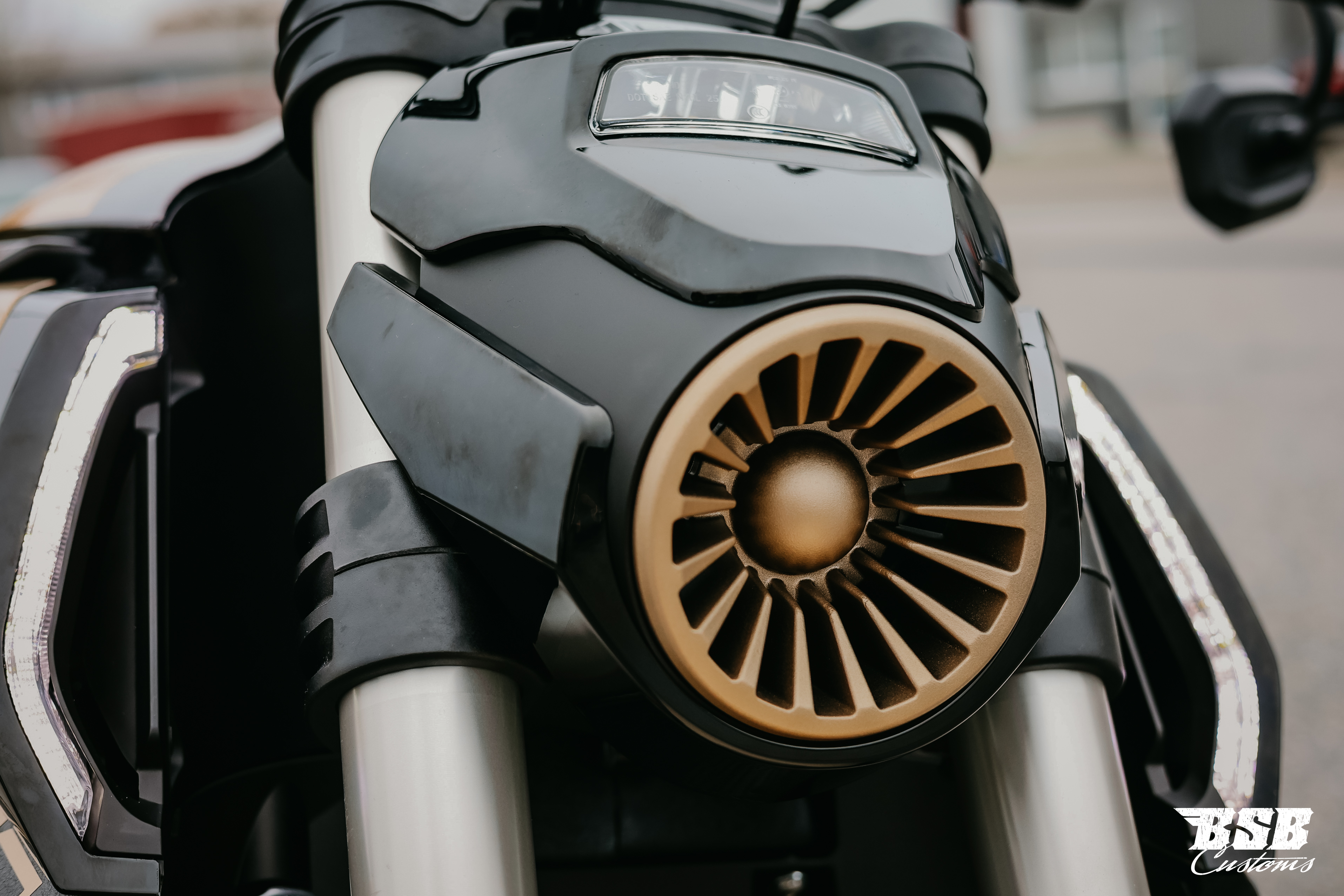 Benda LFC 700 Pro– Airride -300-er Hi-Reifen, ABS / TFT/ Anti-Hopping Kupplung modifiziert by BSB Customs NEUFAHRZEUG!!! 