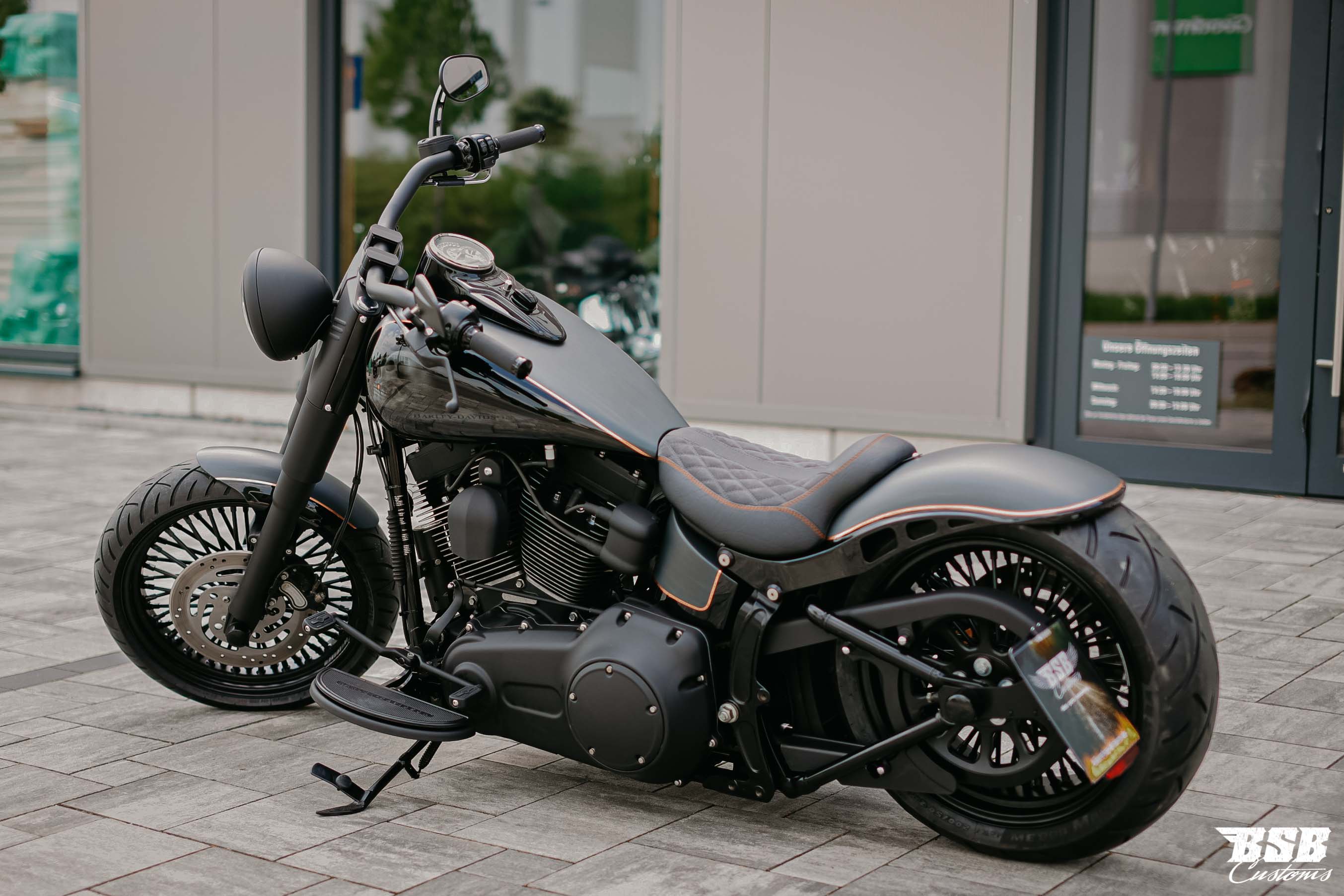 Stash 21 Blinker für Harley Davidson Softail & Fat Boy Big Twin 1993-2017 schwarz glanz / eloxiert / poliert 