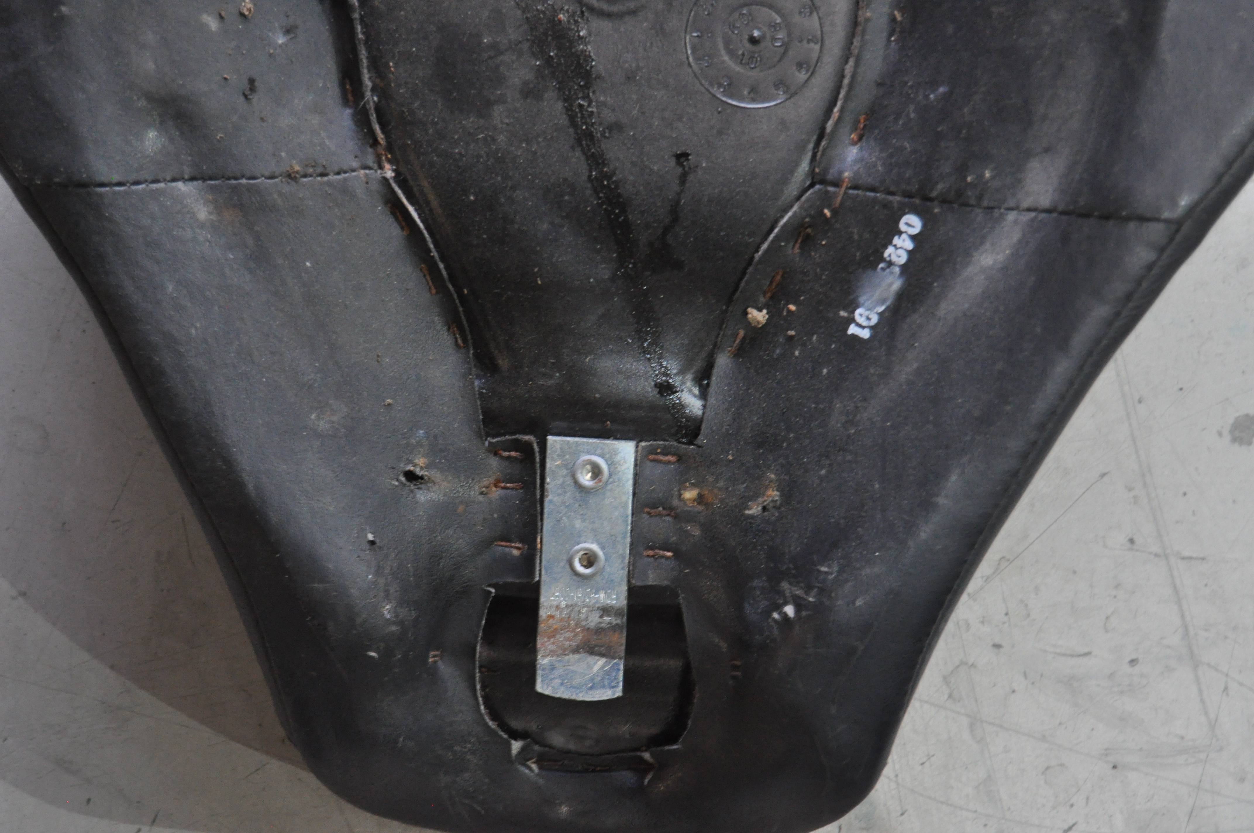 Harley-Davidson OEM Solo Seat – Gebraucht