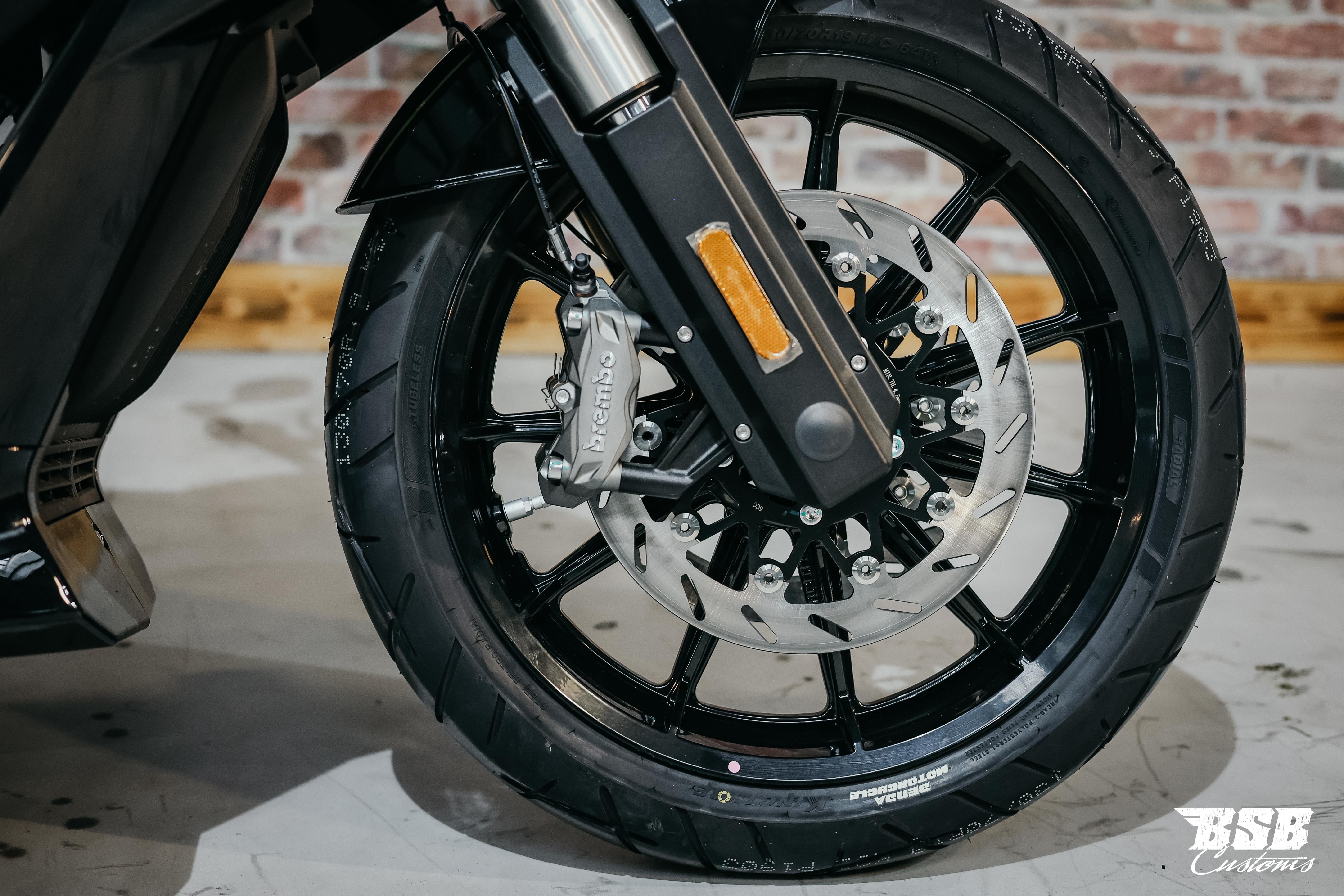 Benda LFC 700 – Der Power-Cruiser der Extraklasse 310-er Hi-Reifen, ABS / TFT/ Anti-Hopping Kupplung modifiziert by BSB Customs NEUFAHRZEUG!!! 