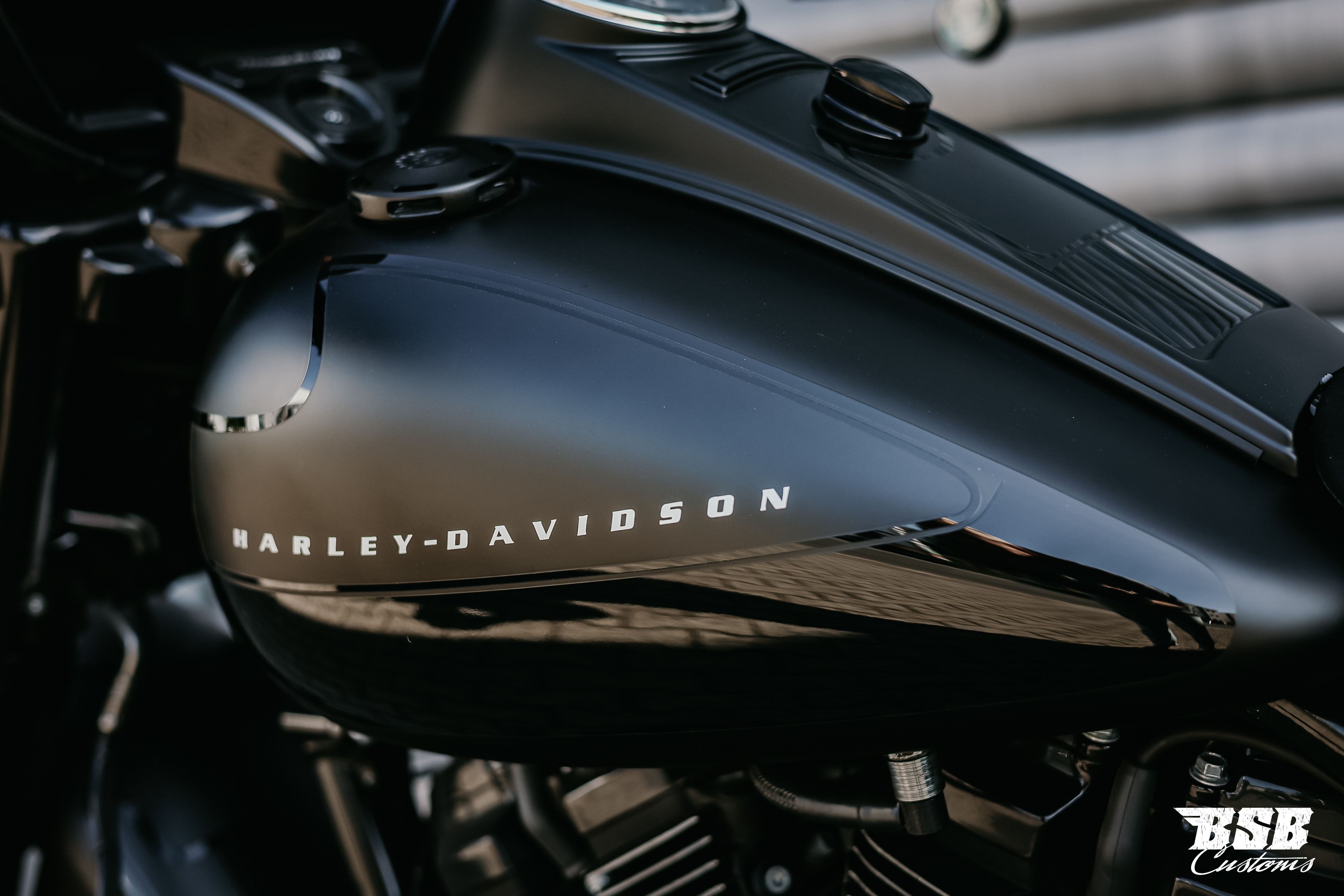2017 FLHR Road KING M8 Custom Umbau mit Jekill & Hyde Anlage / THunderbike Luftfilter und vieles mehr ... Finanzierung möglich 