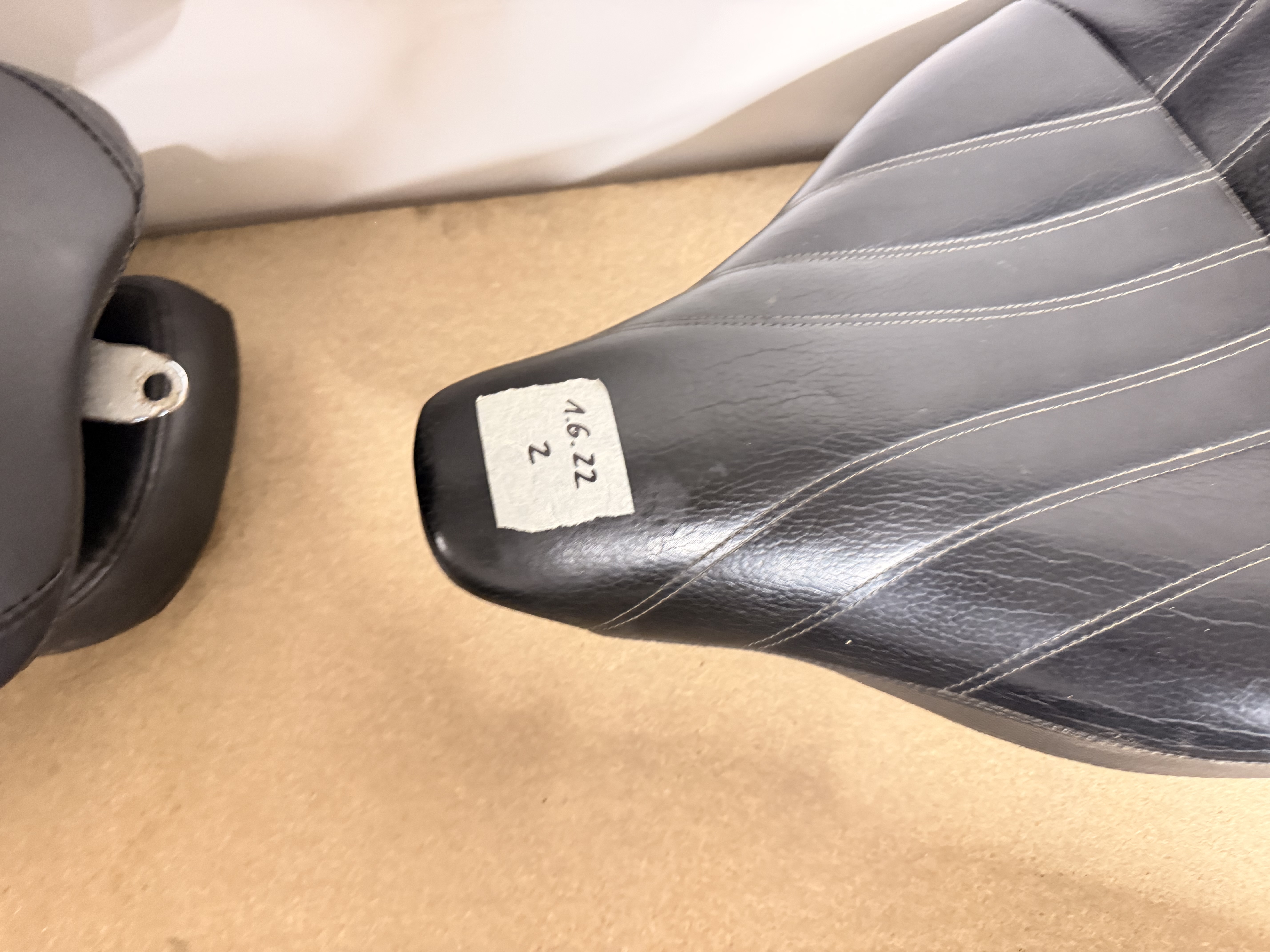Corbin Classic Solo Sitzbank für Harley Softail Modelle 2011-2015 