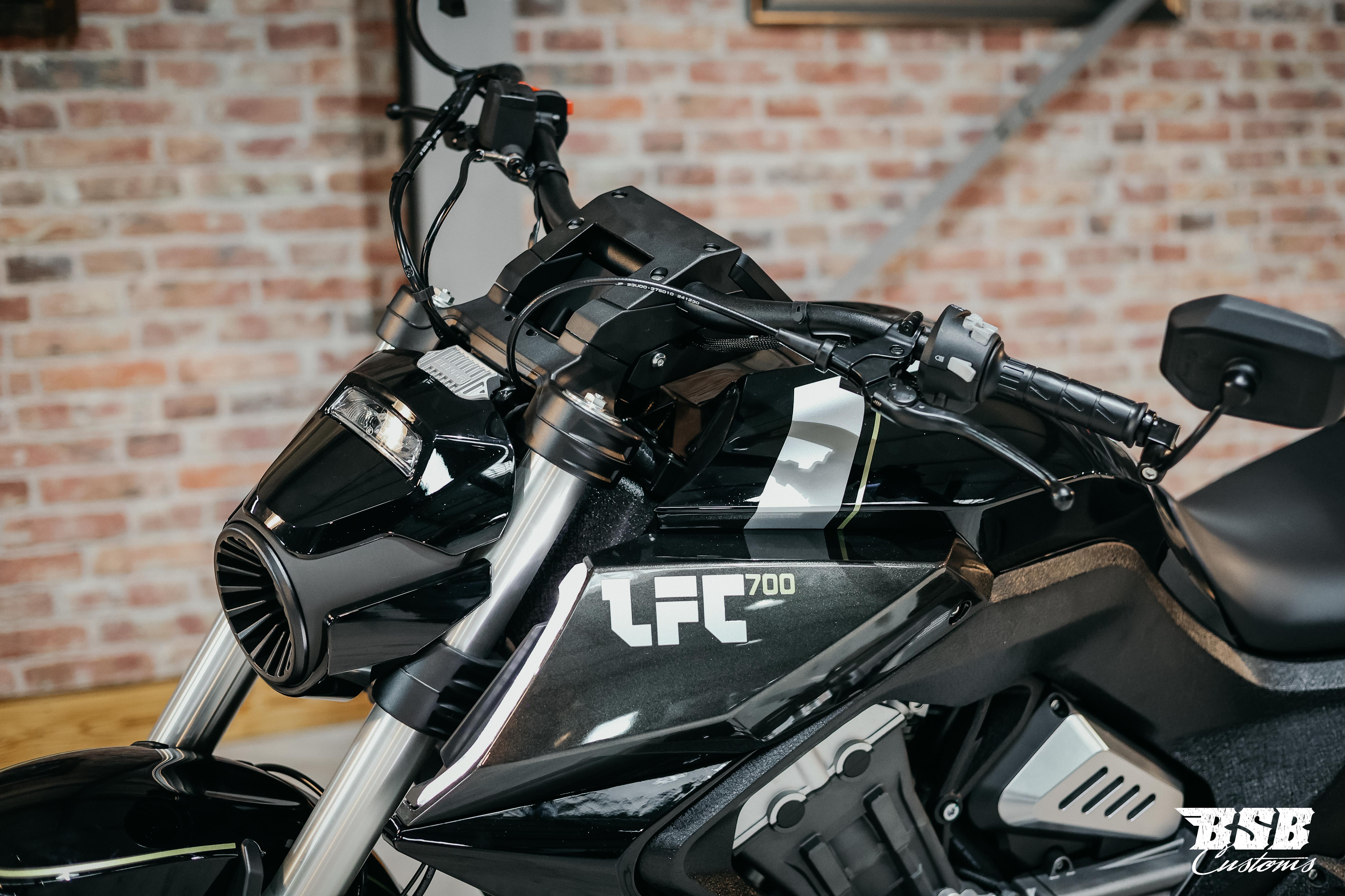 Benda LFC 700 – Der Power-Cruiser der Extraklasse 310-er Hi-Reifen, ABS / TFT/ Anti-Hopping Kupplung modifiziert by BSB Customs NEUFAHRZEUG!!! 