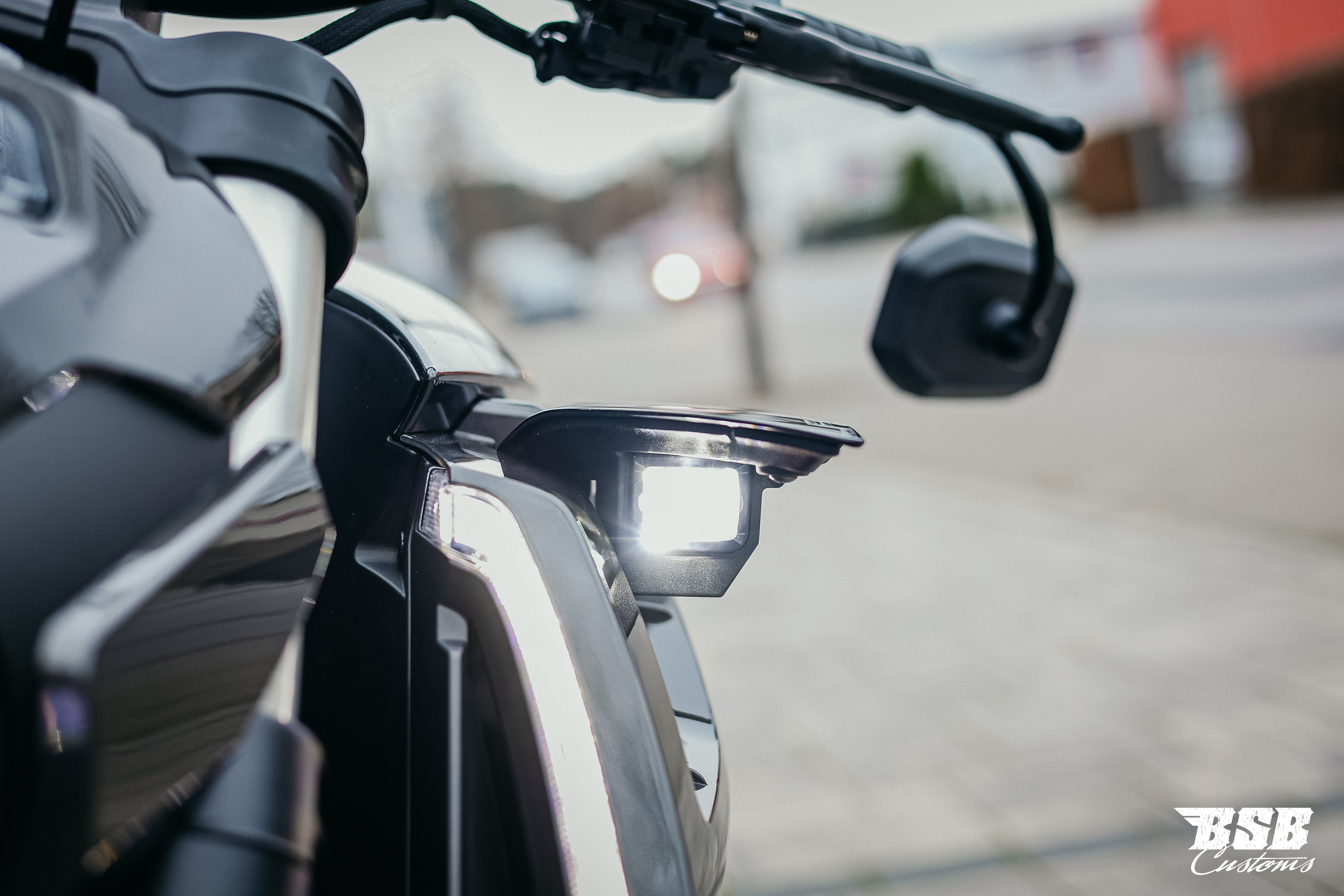 Benda LFC 700 Pro– Airride -300-er Hi-Reifen, ABS / TFT/ Anti-Hopping Kupplung modifiziert by BSB Customs NEUFAHRZEUG!!! 