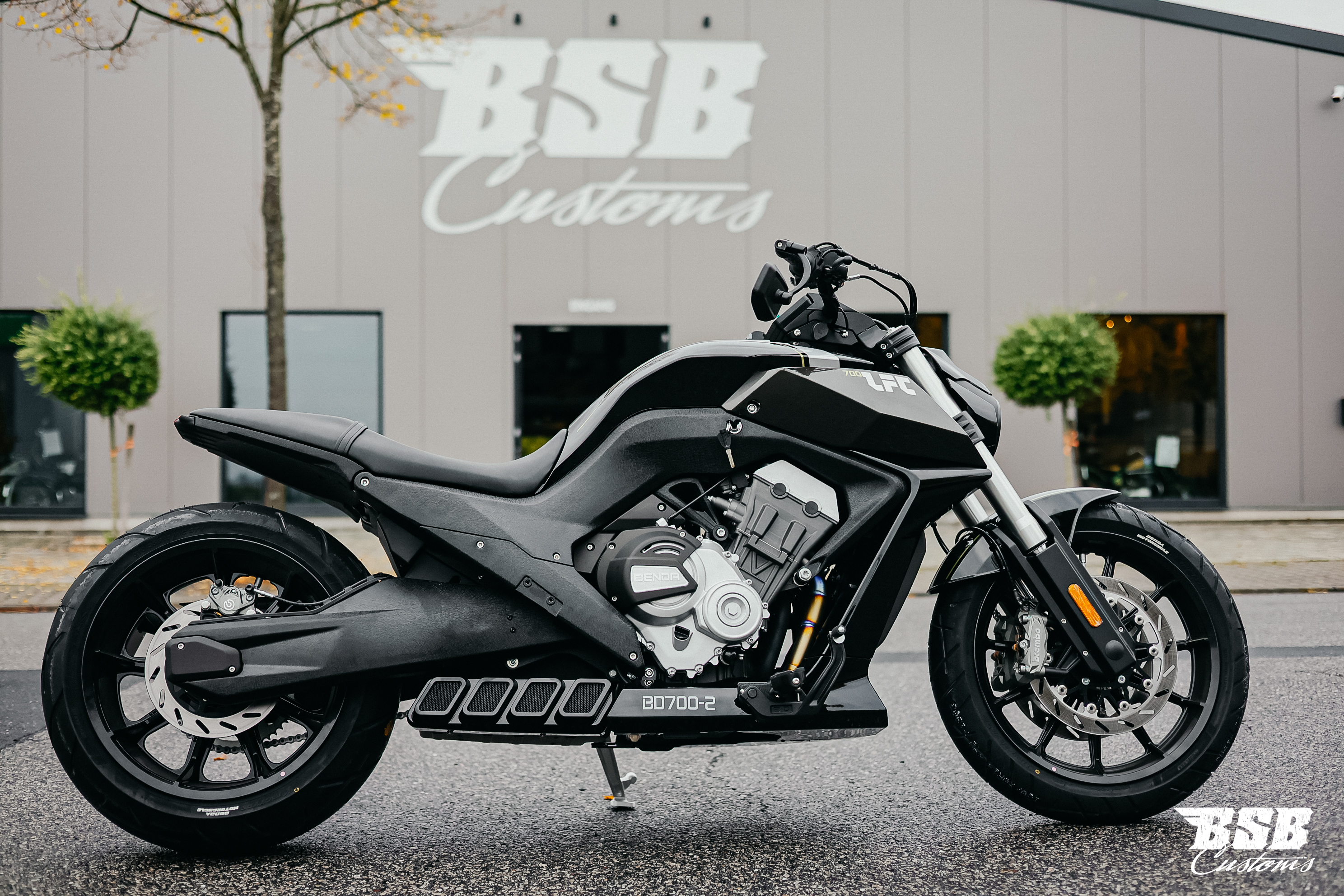 Benda LFC 700 – Der Power-Cruiser der Extraklasse 310-er Hi-Reifen, ABS / TFT/ Anti-Hopping Kupplung modifiziert by BSB Customs NEUFAHRZEUG!!! 