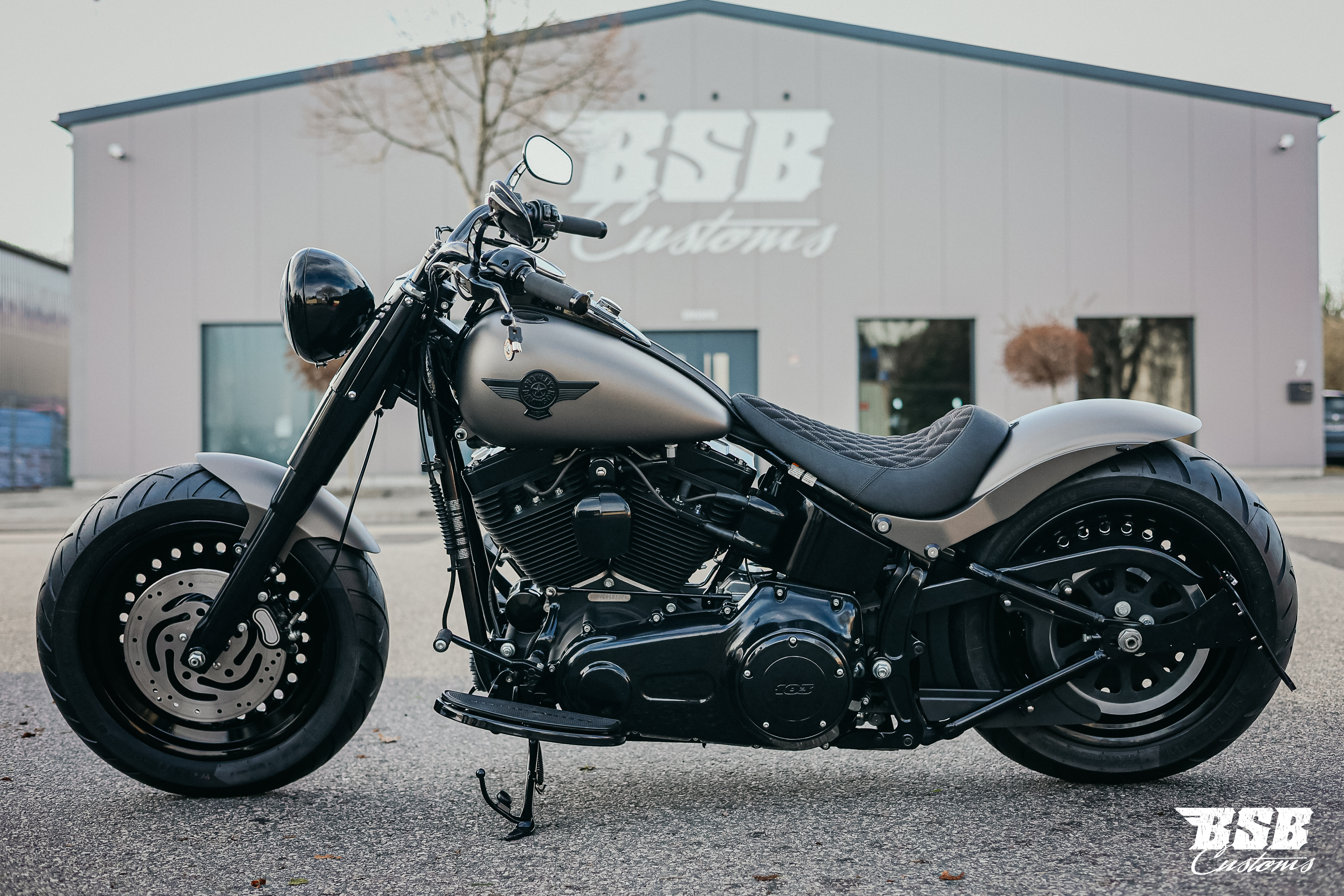 2014 Harley Davidson FLS Softail SLIM 103 CUI Mega-Umbau  ///  Finanzierung ab 3,99% möglich  ab 300 eur / mtl.