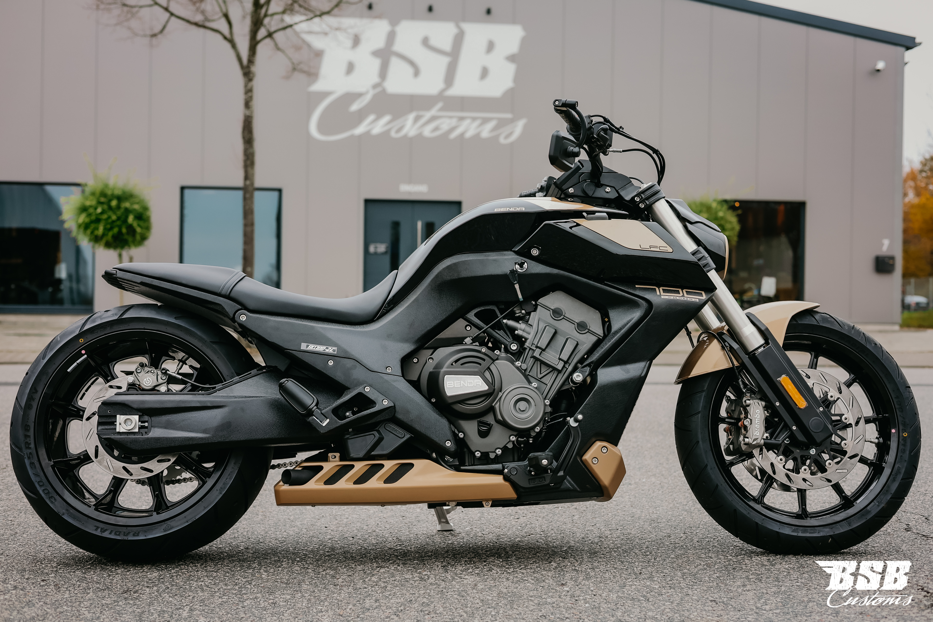 Benda LFC 700 Pro– Airride -300-er Hi-Reifen, ABS / TFT/ Anti-Hopping Kupplung modifiziert by BSB Customs NEUFAHRZEUG!!! 