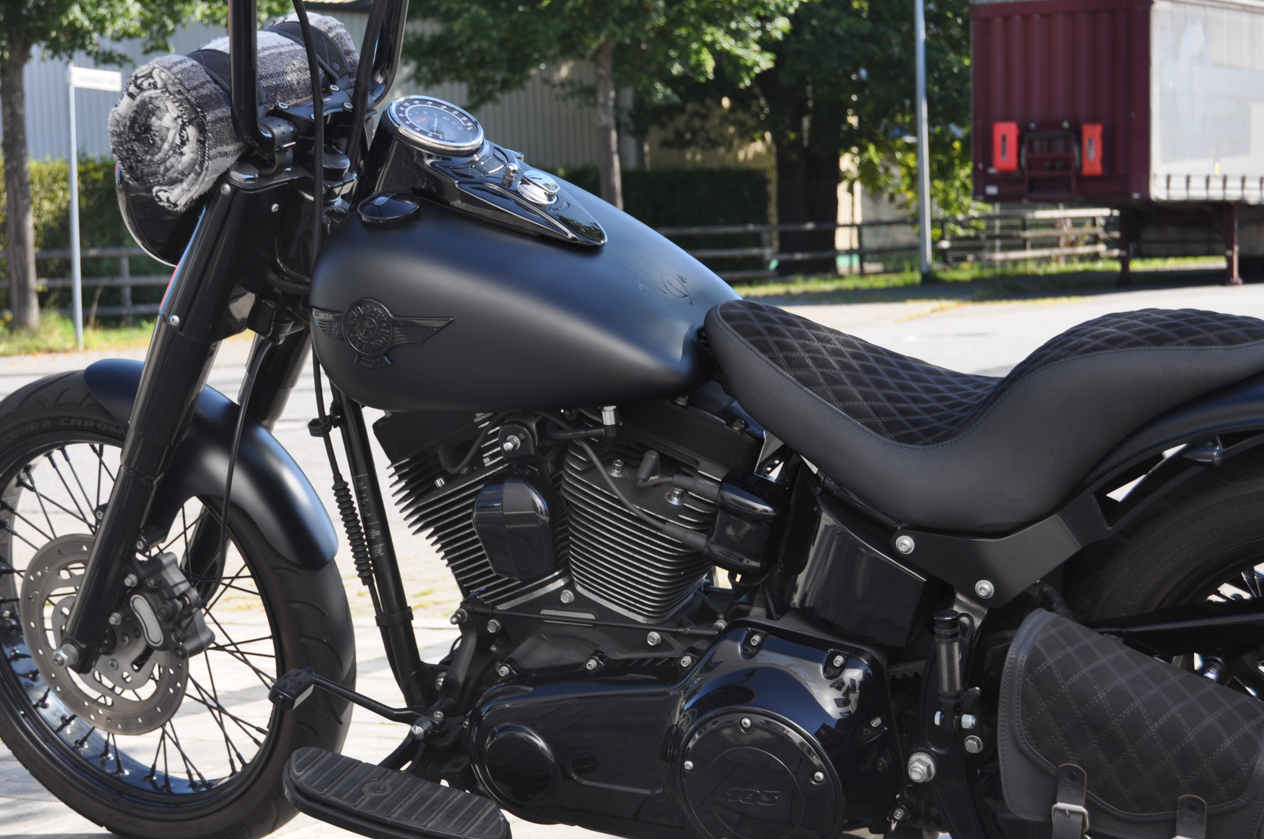2012 Harley Davidson Softail mit Mega Umbau sehr viele Extras +++ Finanzierung ab 6,99% möglich  