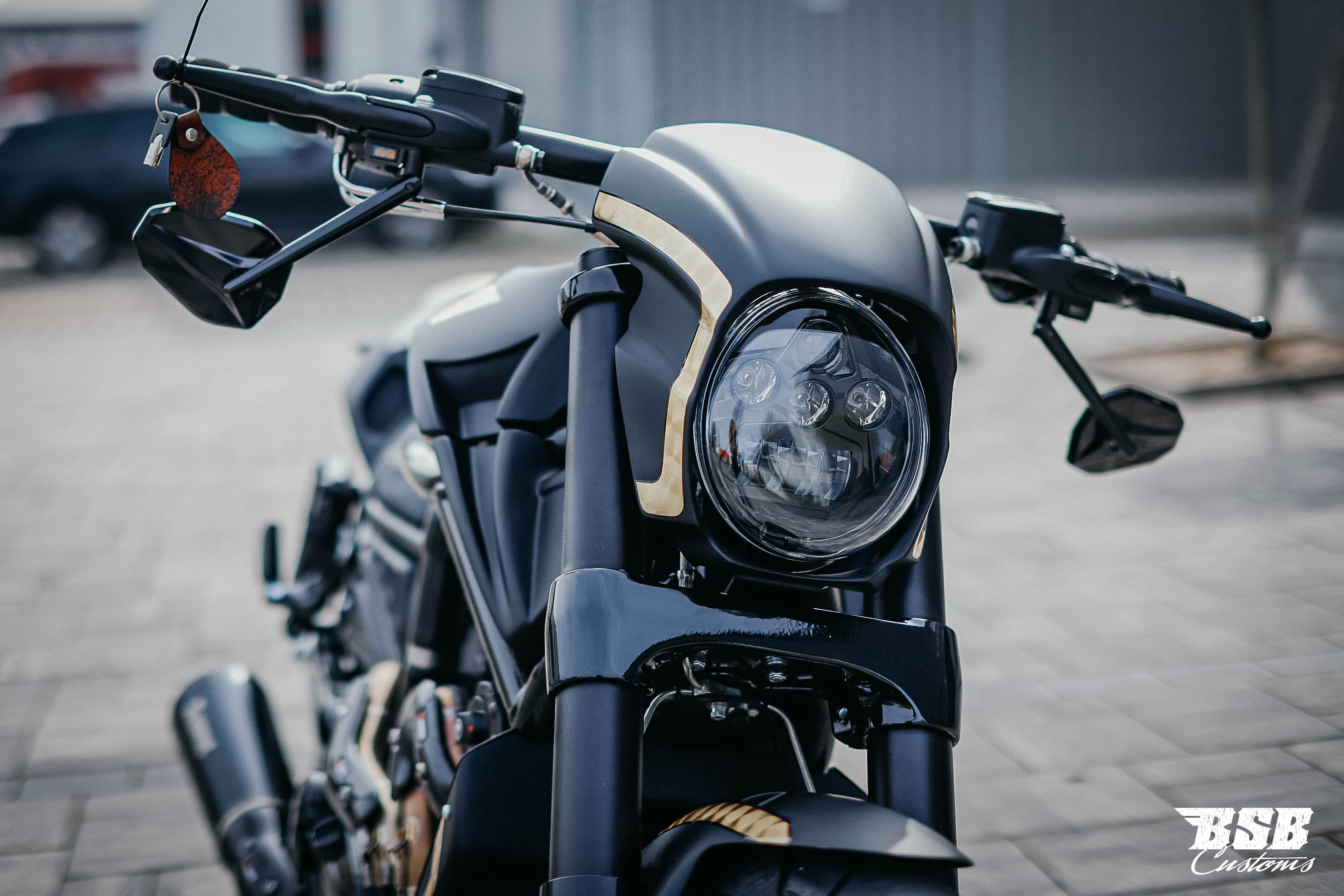 2016 Harley Davidson V-ROD VRSCF Muscle  ABS, edler Umbau 260-er Akrapovic KC Teile ... ab 300 EUR finanzieren