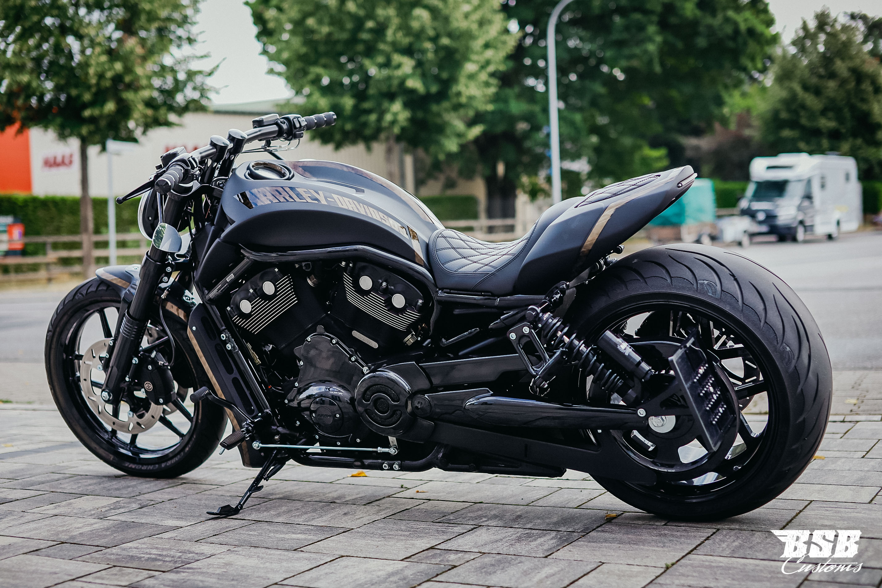 2013 Harley Davidson Night Rod, 300er Umbau, Akrapovic, Ricks Schwinge, ab 338 EUR finanzieren*