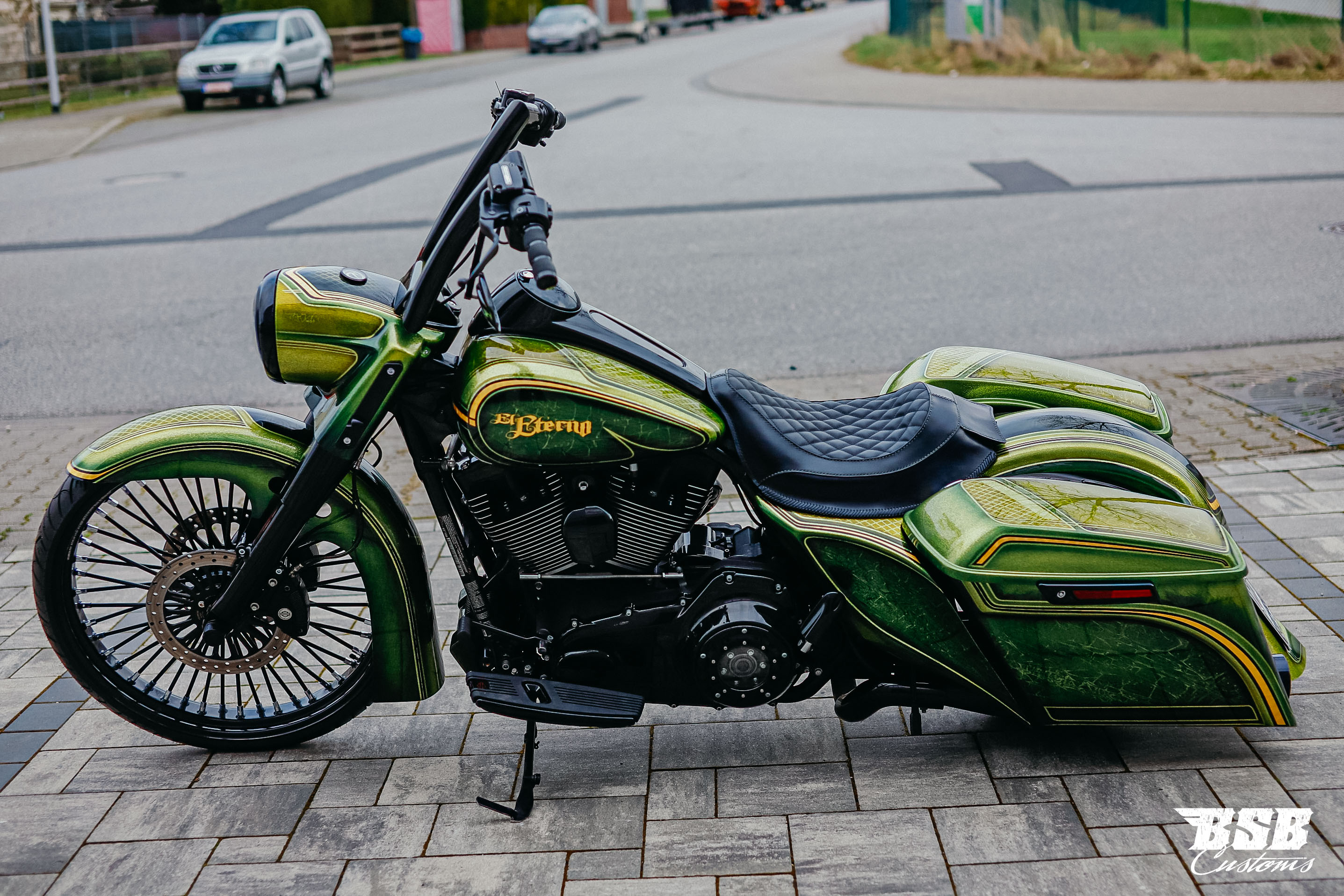 2014 Harley Davidson FLHXS Street Glide mit einem Mega Umbau auf Mexican Chicano Umbau 