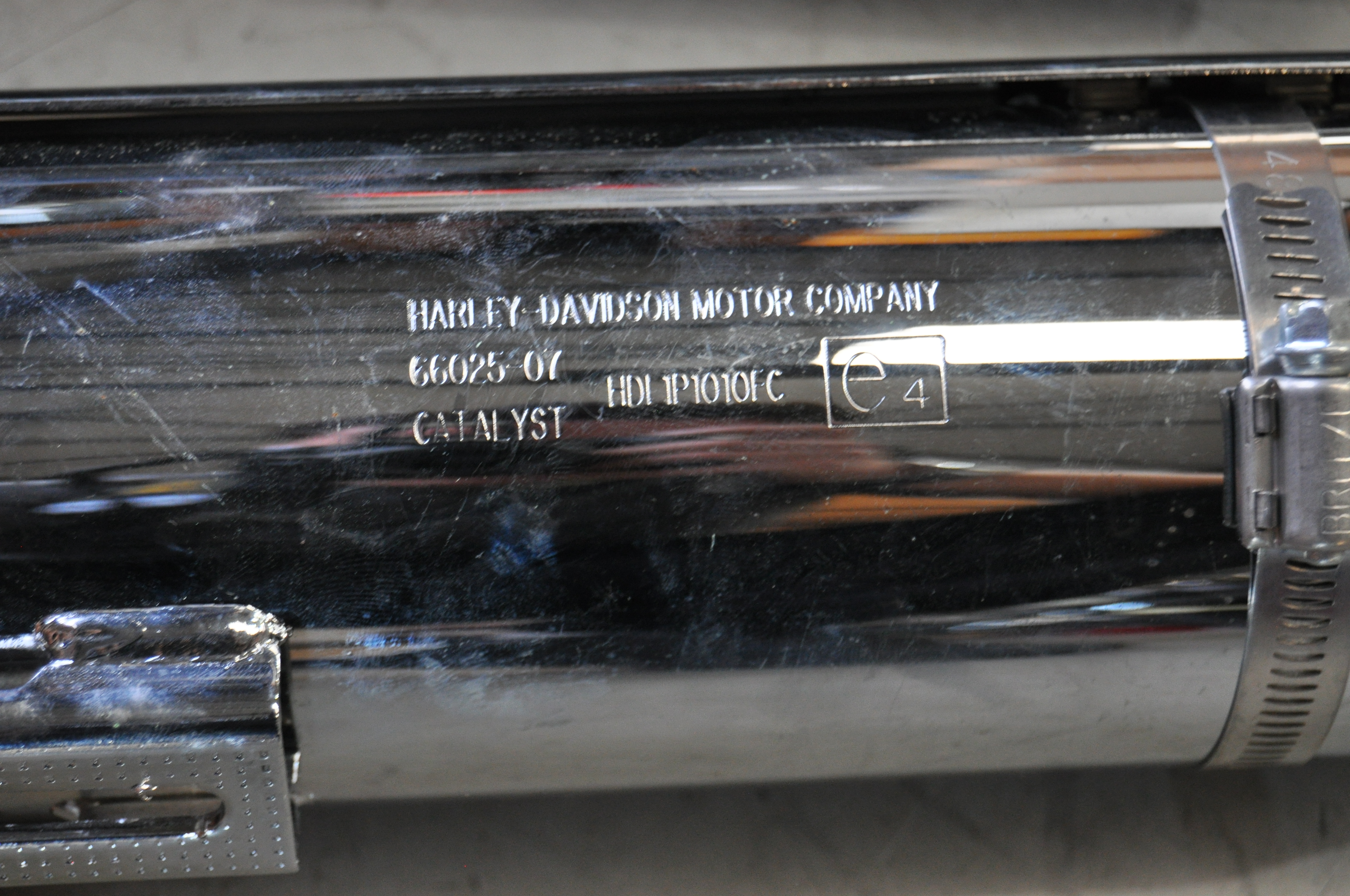 Harley-Davidson® Dyna Schalldämpfer 66025-06 E4 – Original Auspuff – FXE GM / GN / GP / GV / GX – gebraucht