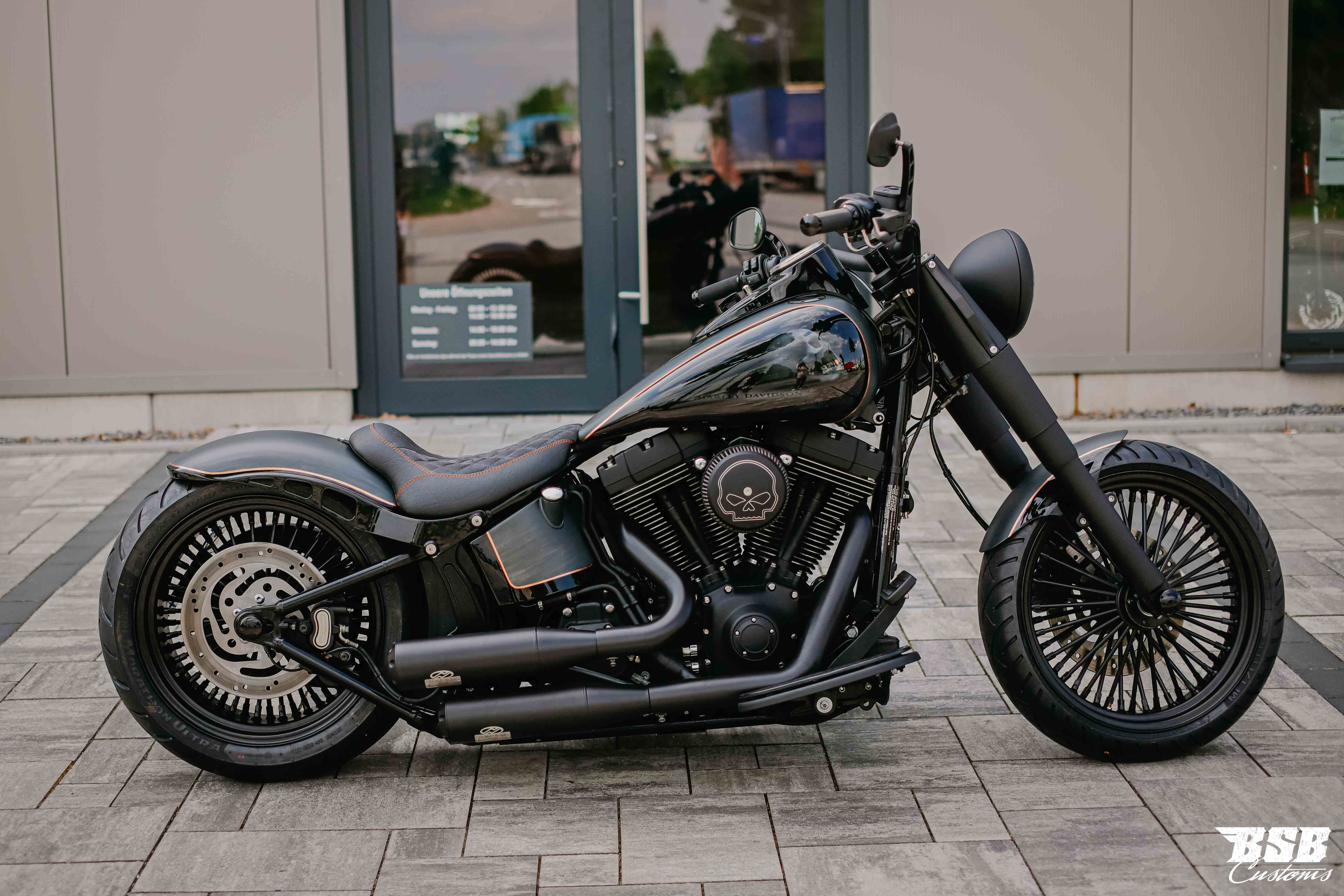 Stash 21 Blinker für Harley Davidson Softail & Fat Boy Big Twin 1993-2017 schwarz glanz / eloxiert / poliert 