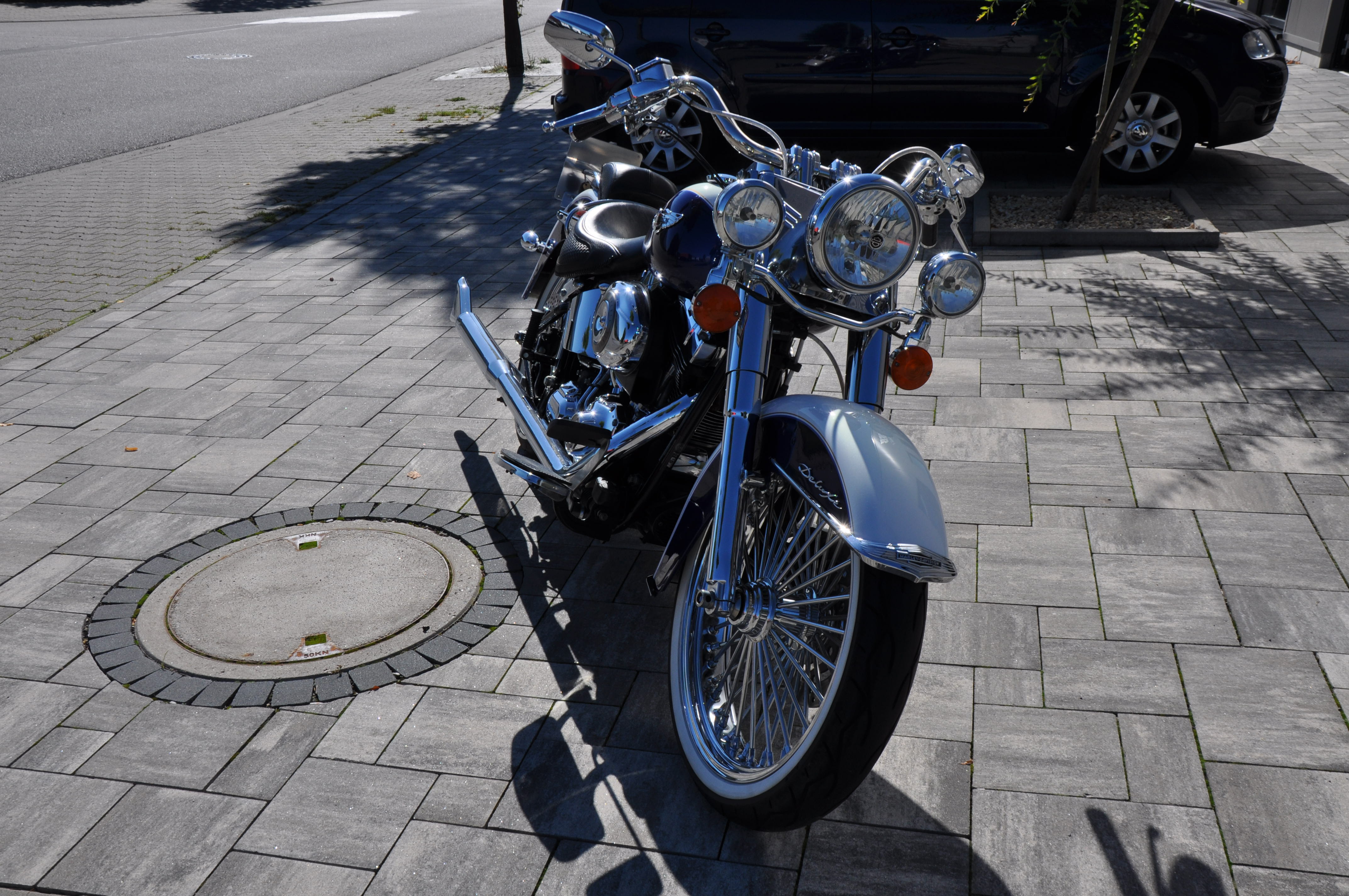 DSC_00096HZKf4JJAF4uv 2008 FLSTN Softail Deluxe mit MCJ Anlage Big Spoke Felgen deut. Ausführung + Garantie