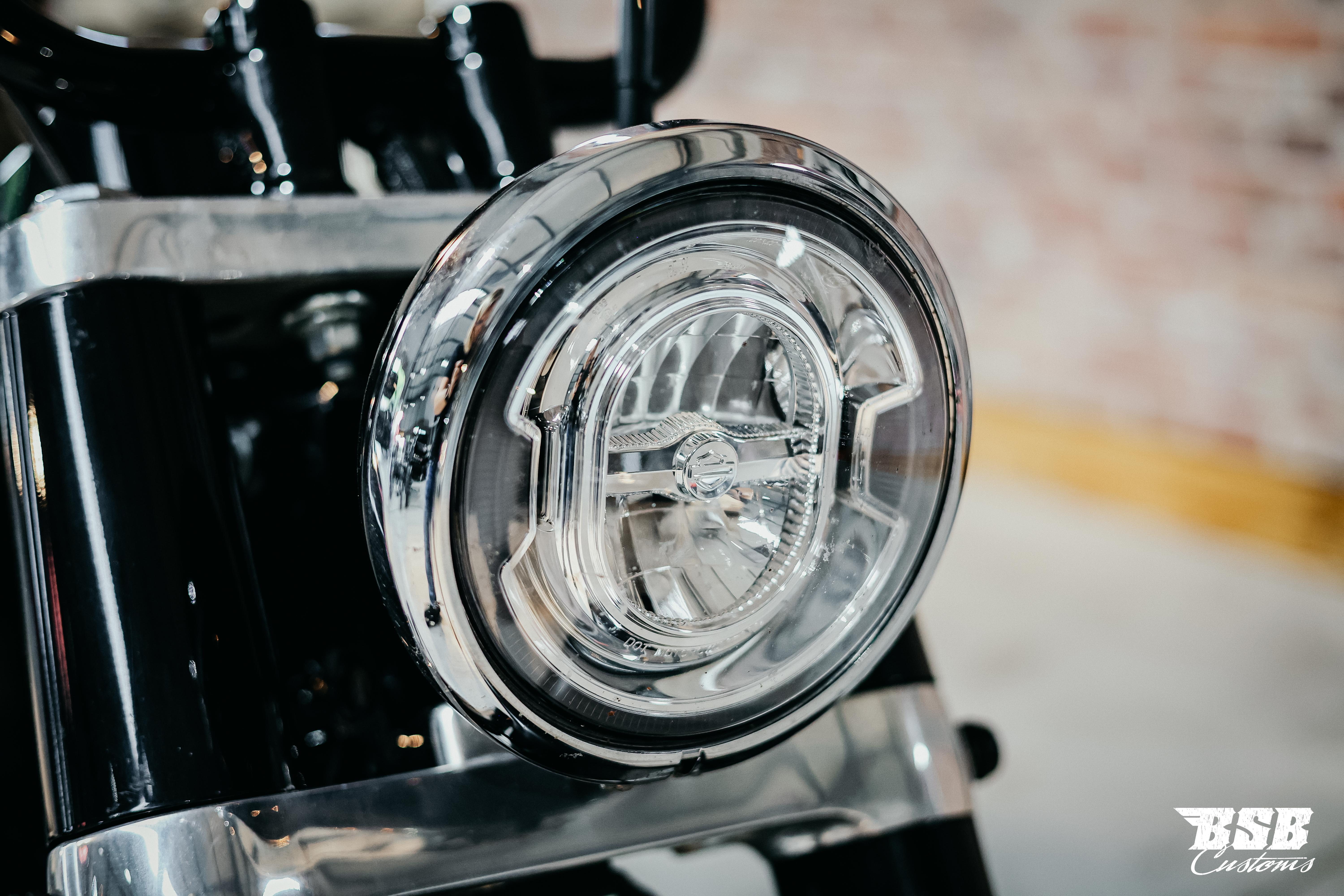 Harley Davidson FLSL Softail Slim M8 107 | Jekill & Hyde | Garantie ...  Finanzierung ab 5,99% möglich 