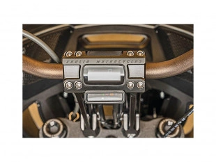Santee 10" Fastback Risers für OE Digital Speedometer Schwarz 1" Anodized Harley-Davidson – Art.-Nr. 922090