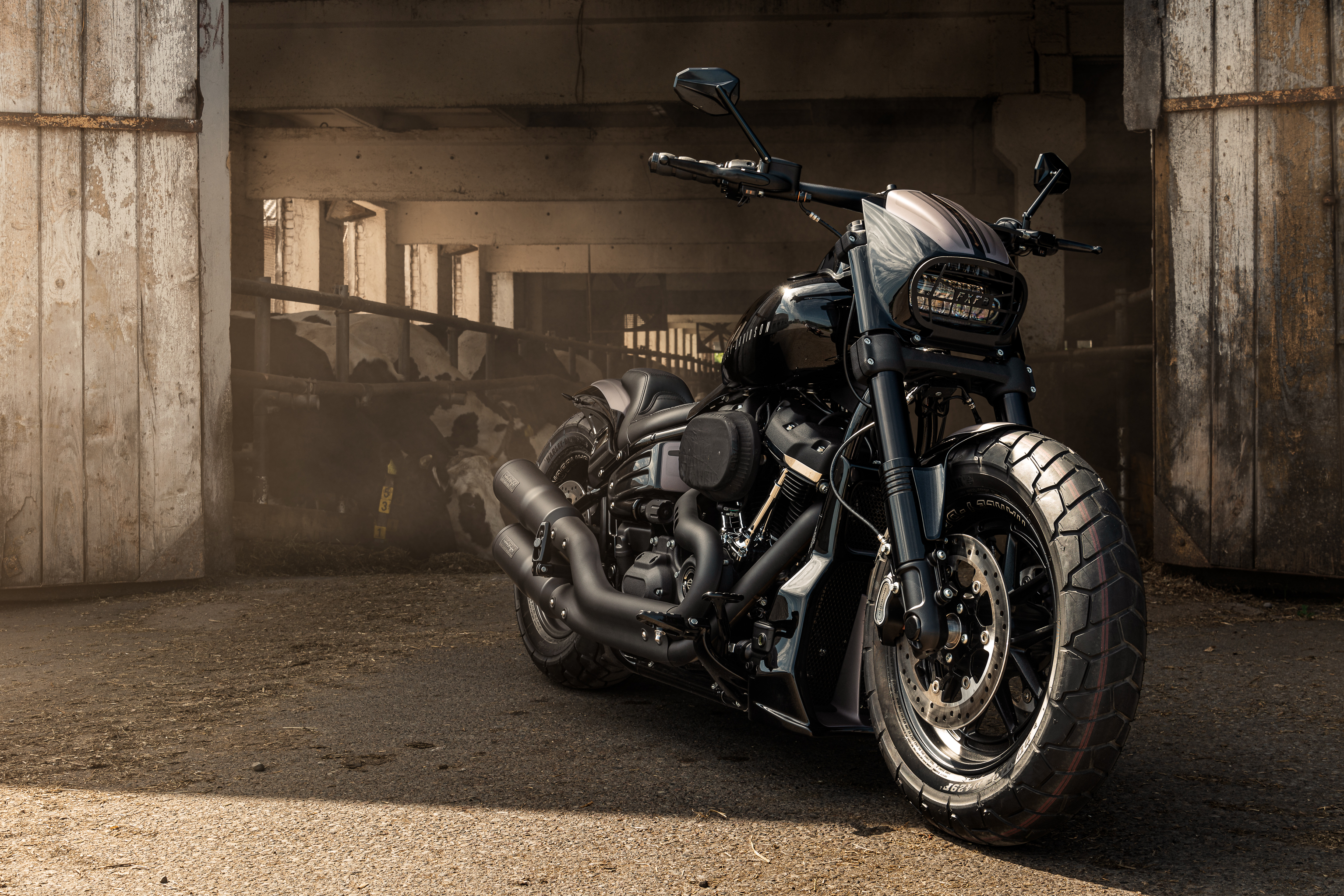 HARLEY-DAVIDSON "AGGRESSOR" SERIES SOFTAIL FAT BOB FXFB FXFBS SCHEINWERFERVERKLEIDUNG 2018-2023 GRIL