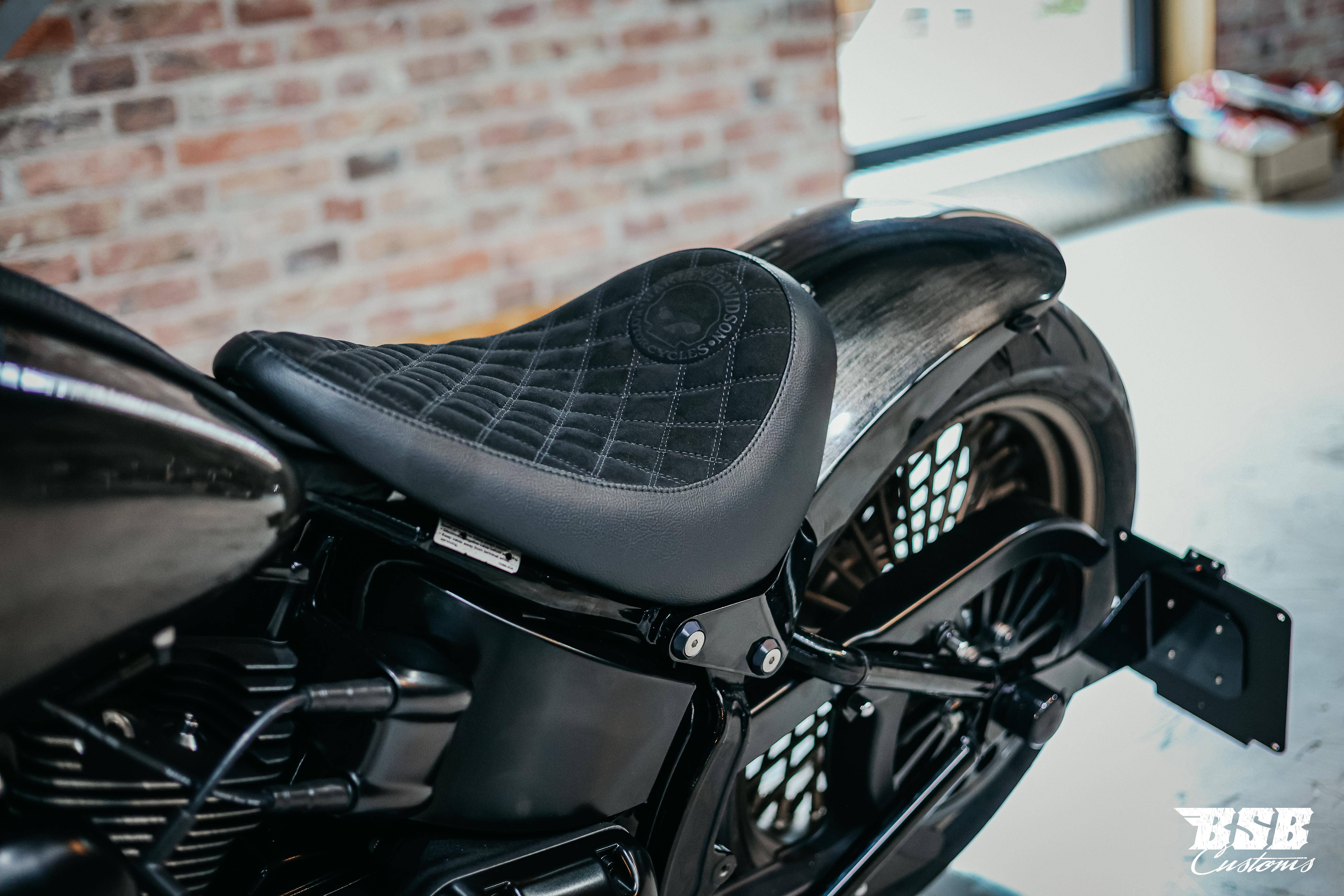 2011 Harley Davidson FLSTC Heritage Softail,viele Extras wie Jekil&Hyde / FAT SPOKE / Airbrush / Ape Hanger ...  Finanzierung möglich 