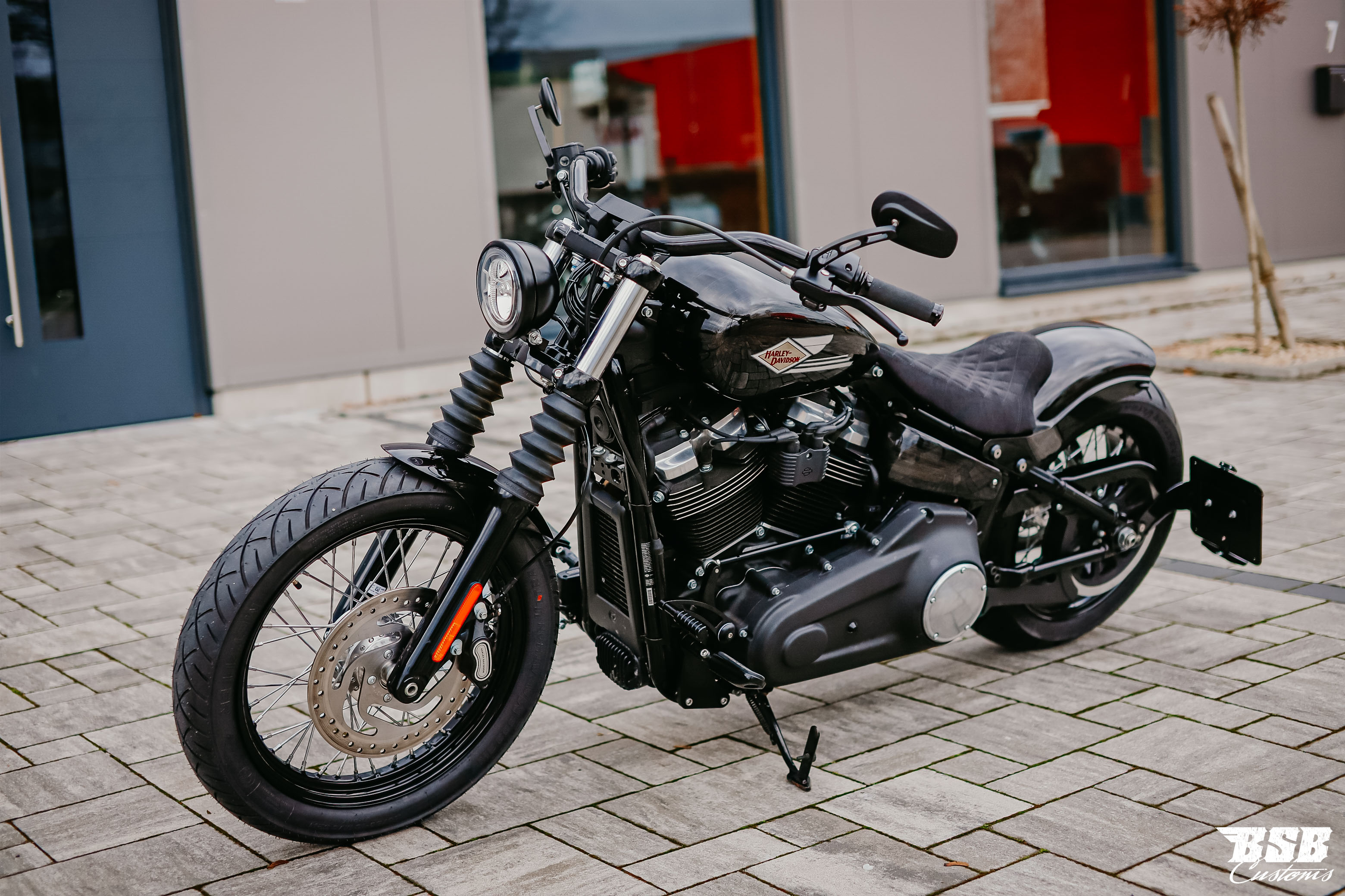 2020 FXBB 107 Softail Street BOB mit Umbau und Jekill & Hyde Anlage bereits ab 285 EUR finanzieren