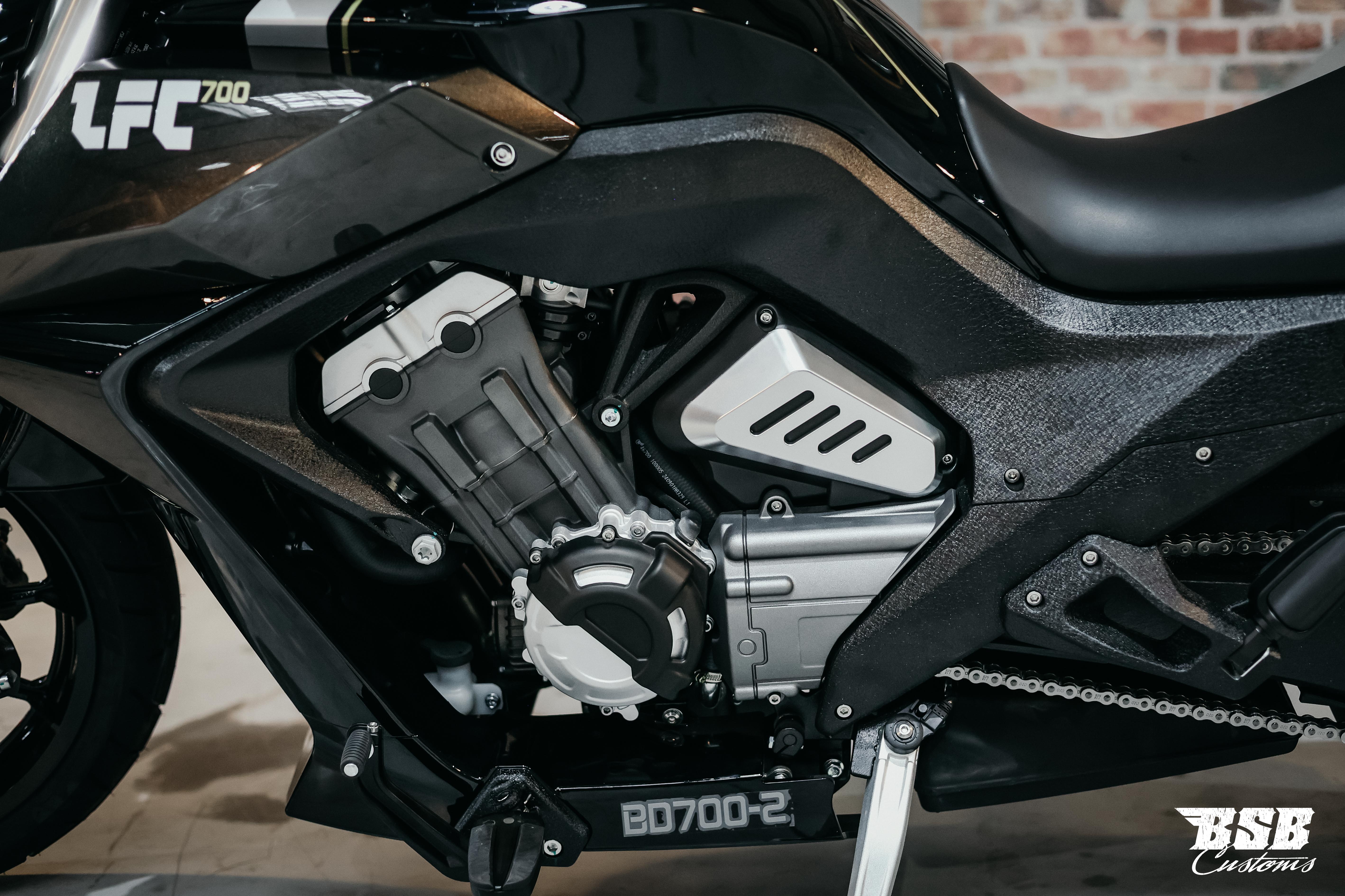 Benda LFC 700 – Der Power-Cruiser der Extraklasse 310-er Hi-Reifen, ABS / TFT/ Anti-Hopping Kupplung modifiziert by BSB Customs NEUFAHRZEUG!!! 