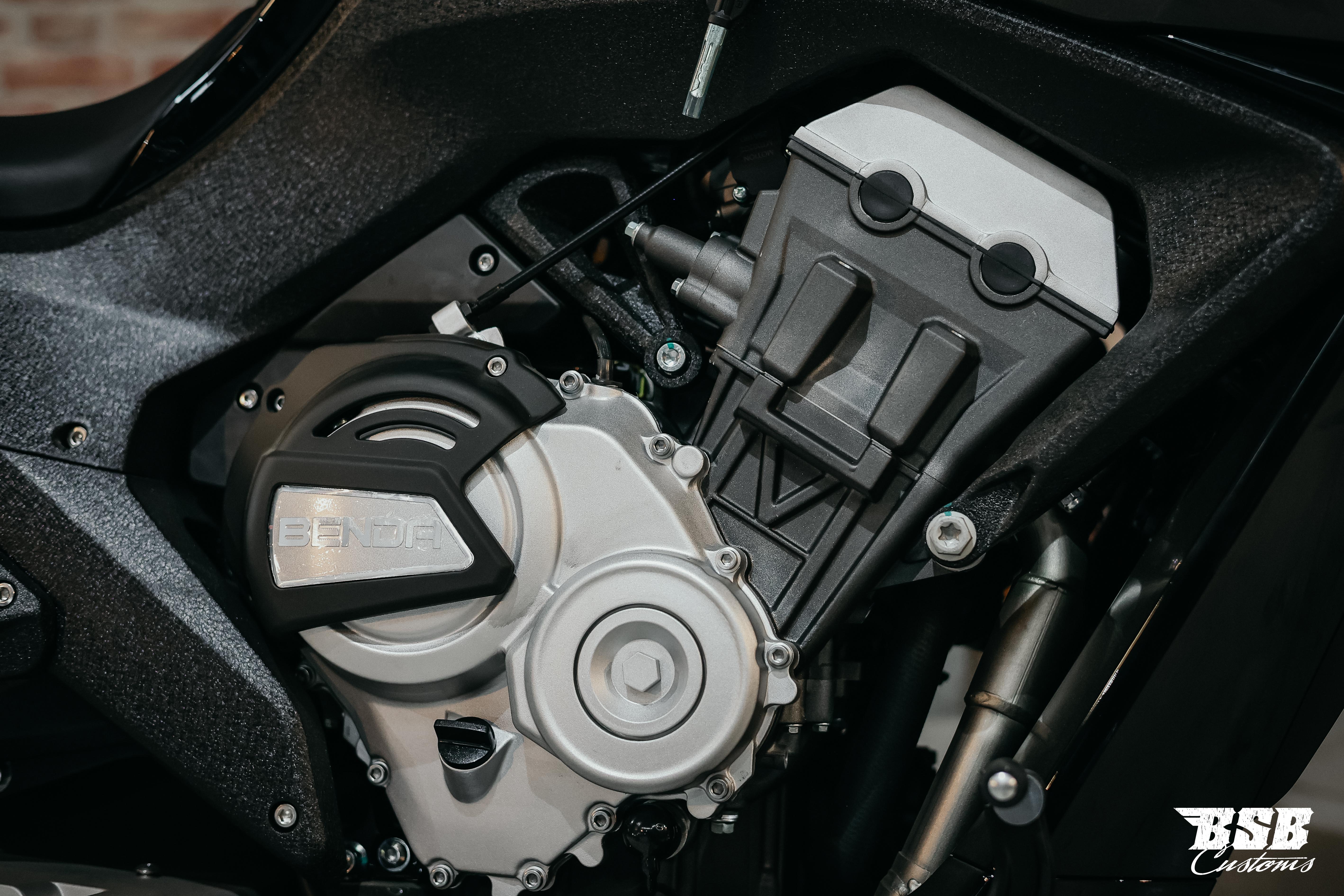 Benda LFC 700 – Der Power-Cruiser der Extraklasse 310-er Hi-Reifen, ABS / TFT/ Anti-Hopping Kupplung modifiziert by BSB Customs NEUFAHRZEUG!!! 