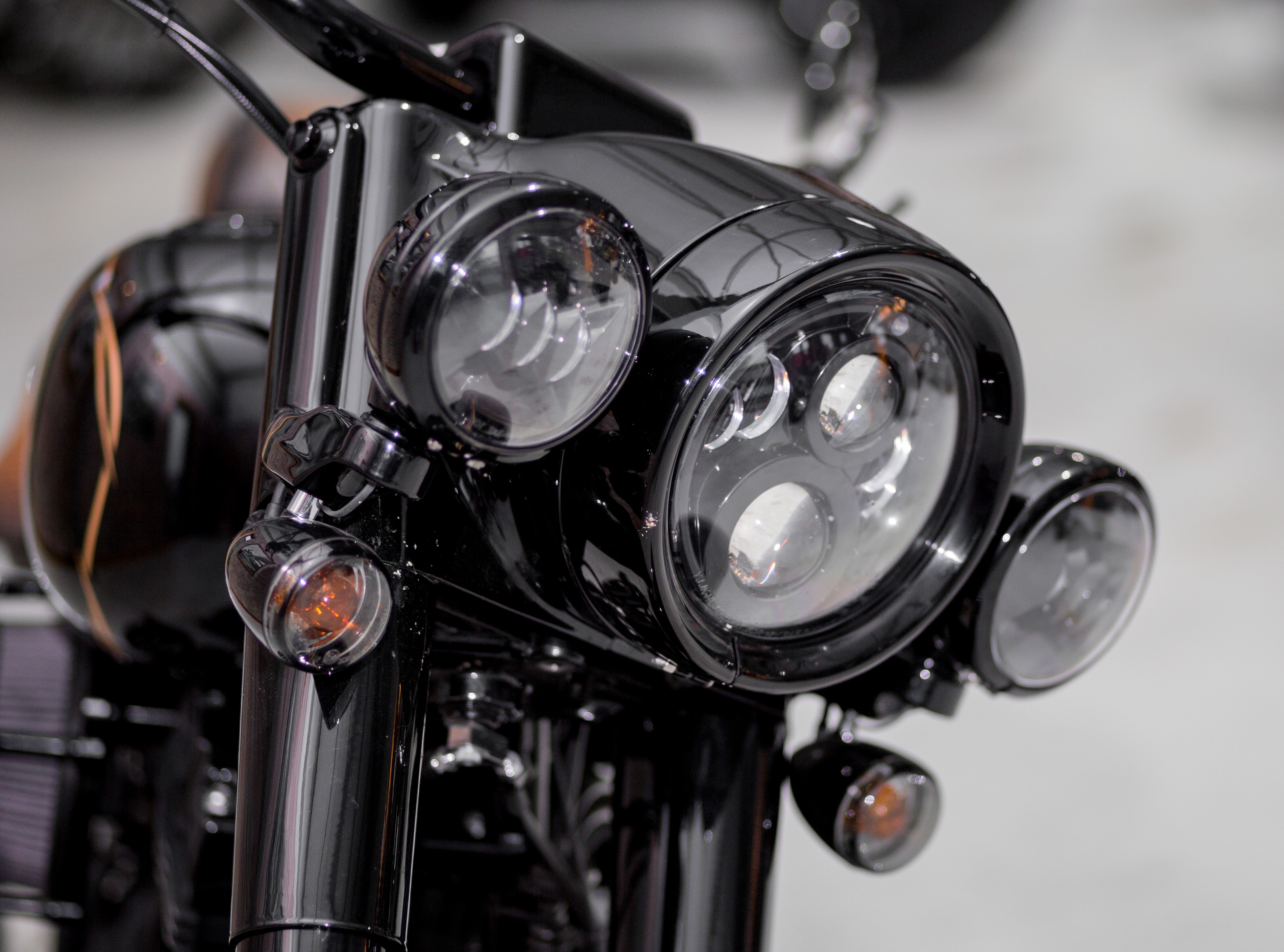 LED Zusatzscheinwerfer 4,5 "schwarz für alle Harley-Davidson Softail & Touring Modelle