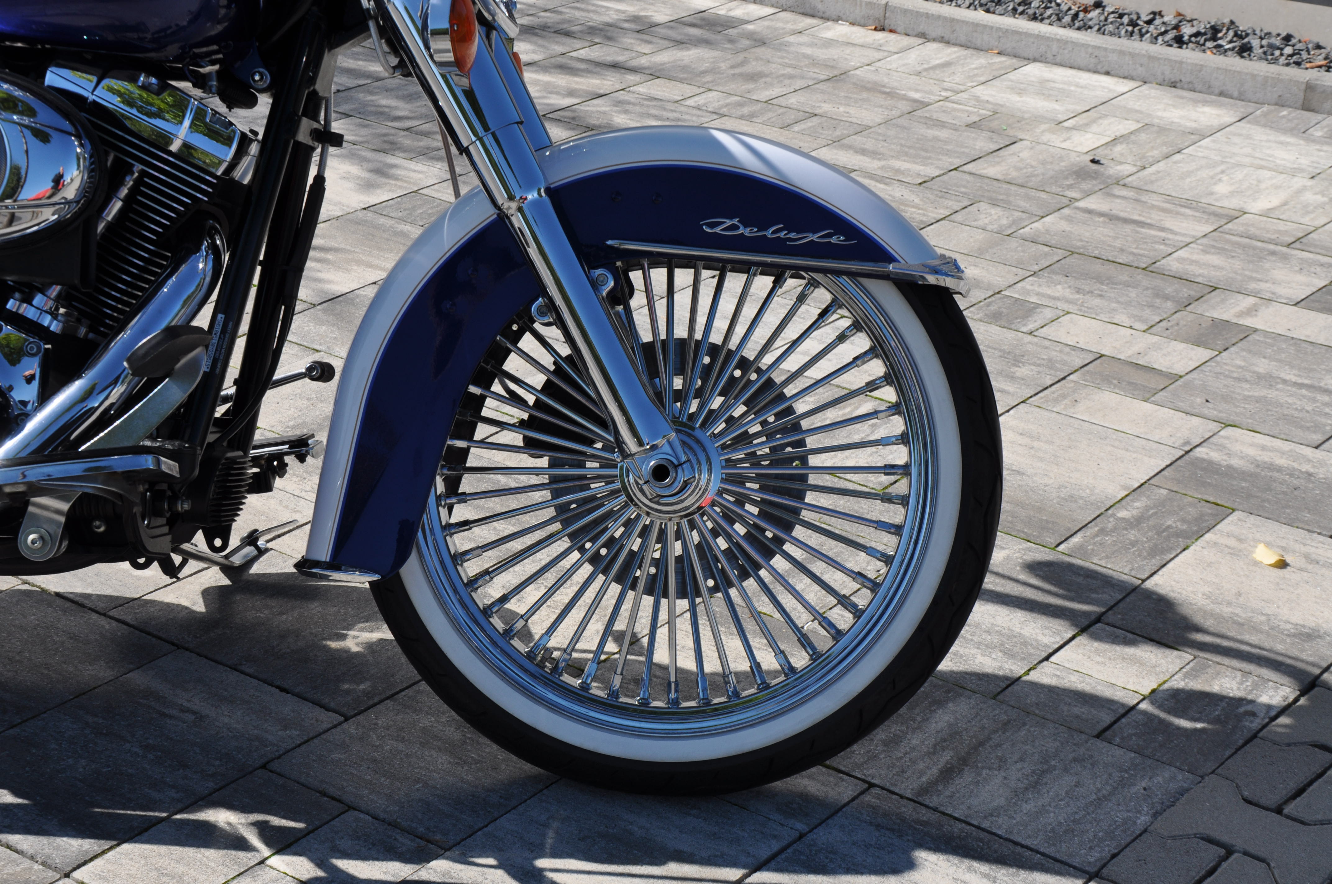 DSC_0007N4ITQLjz3uz66 2008 FLSTN Softail Deluxe mit MCJ Anlage Big Spoke Felgen deut. Ausführung + Garantie