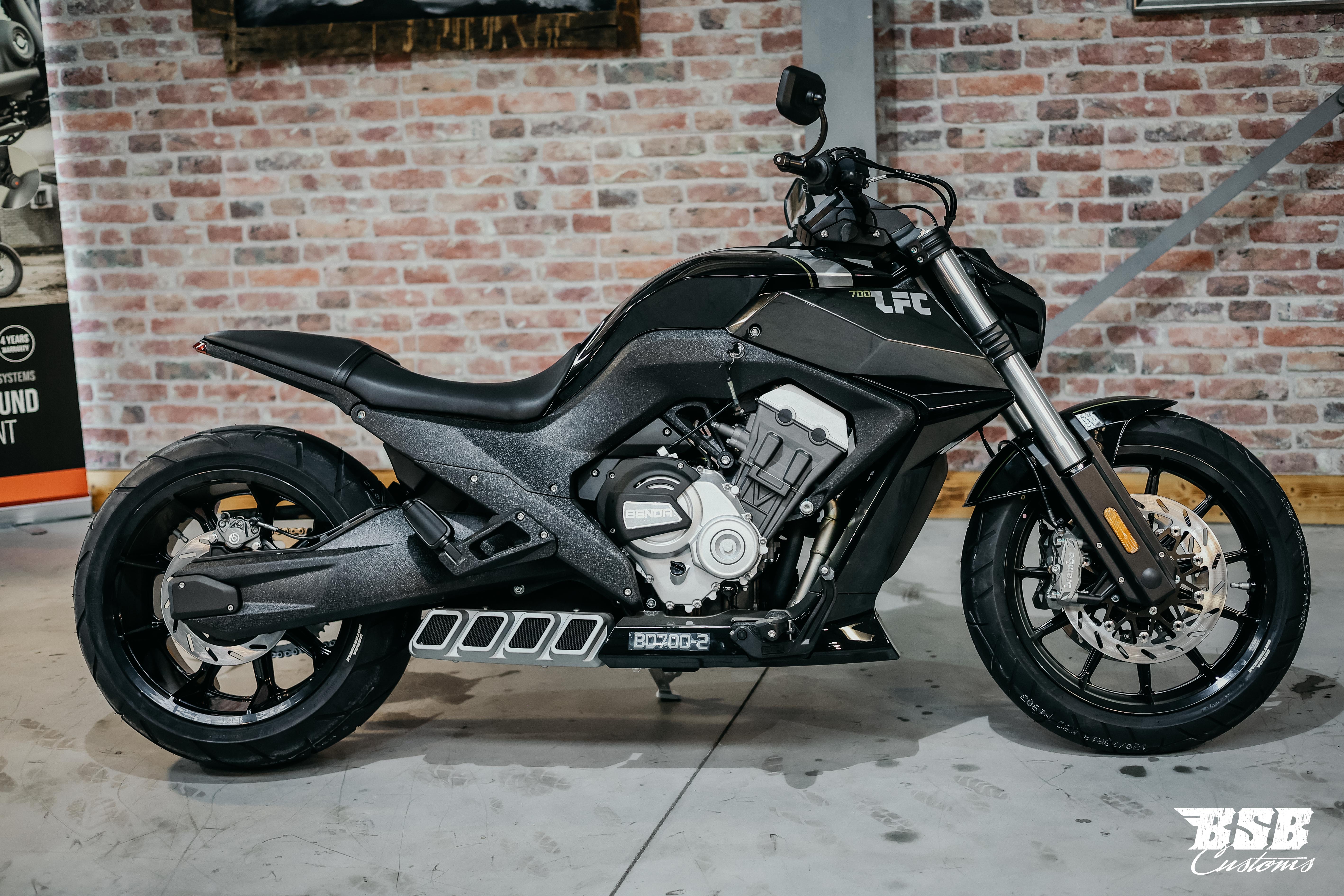 Benda LFC 700 – Der Power-Cruiser der Extraklasse 310-er Hi-Reifen, ABS / TFT/ Anti-Hopping Kupplung modifiziert by BSB Customs NEUFAHRZEUG!!! 