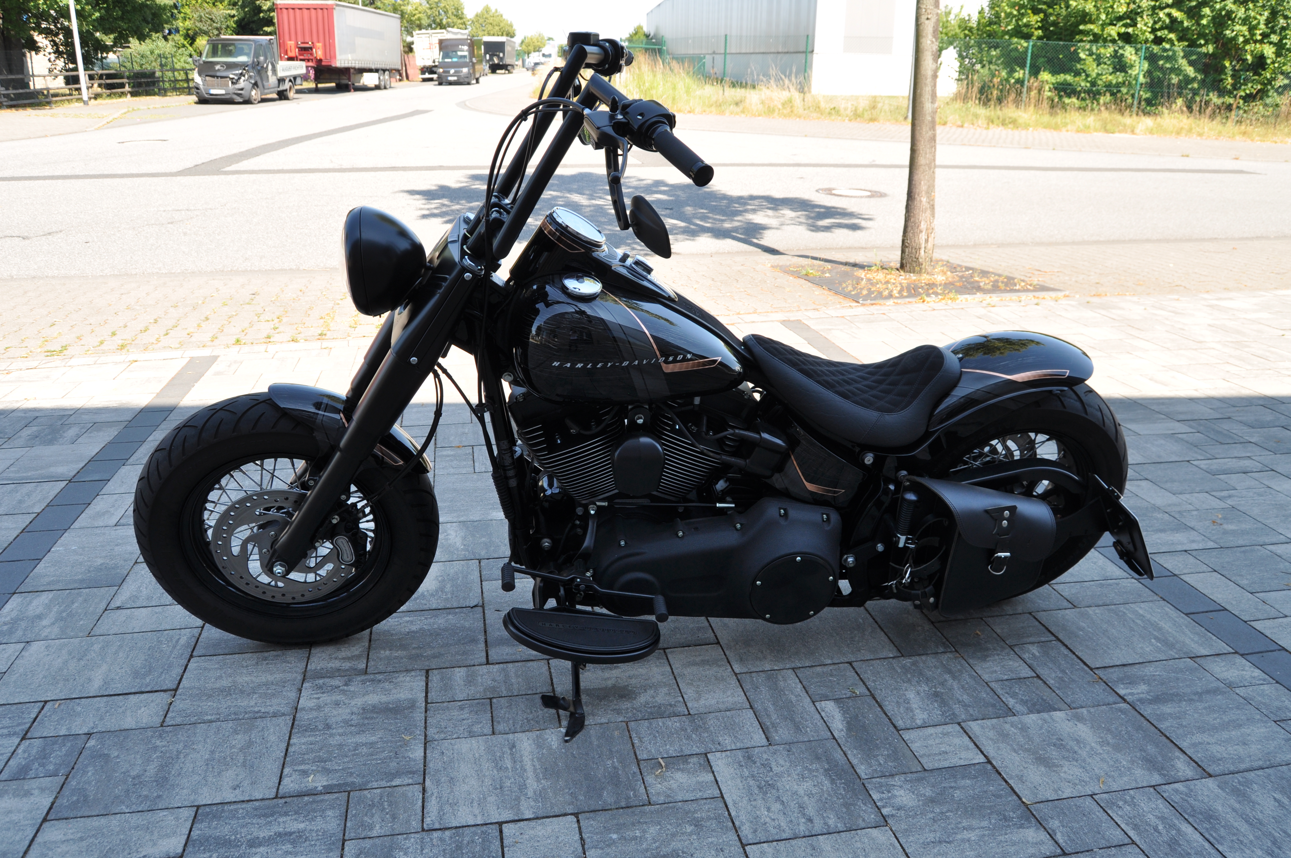 2015 Harley Davidson FAT BOY by BSB Customs Mega viele Extras und 12 Monate Garantie 