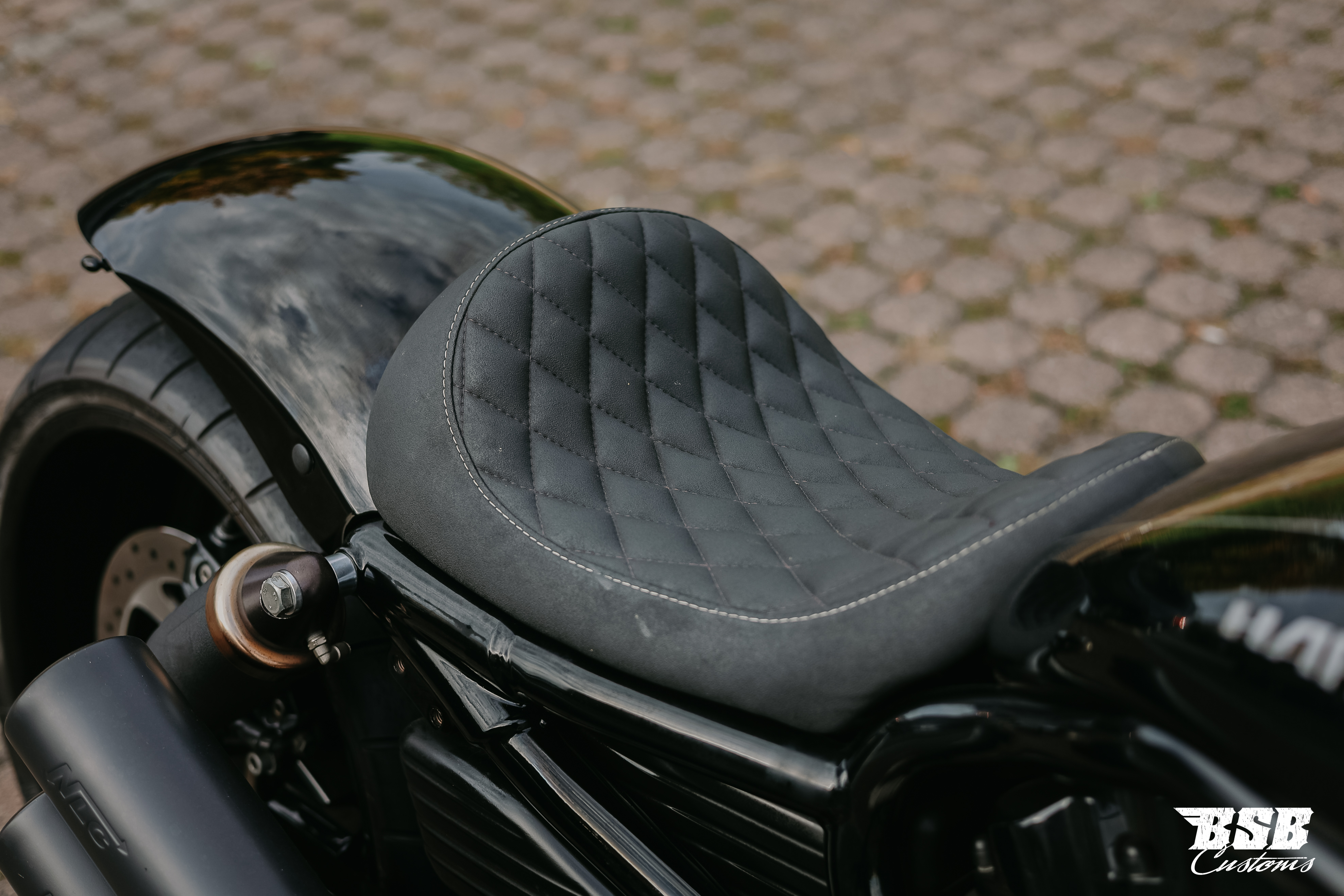 2008 Harley Davidson V-ROD edler Umbau 280-er,  NLC Anlage, Airride und vieles mehr .. ab 300 EUR finanzieren 