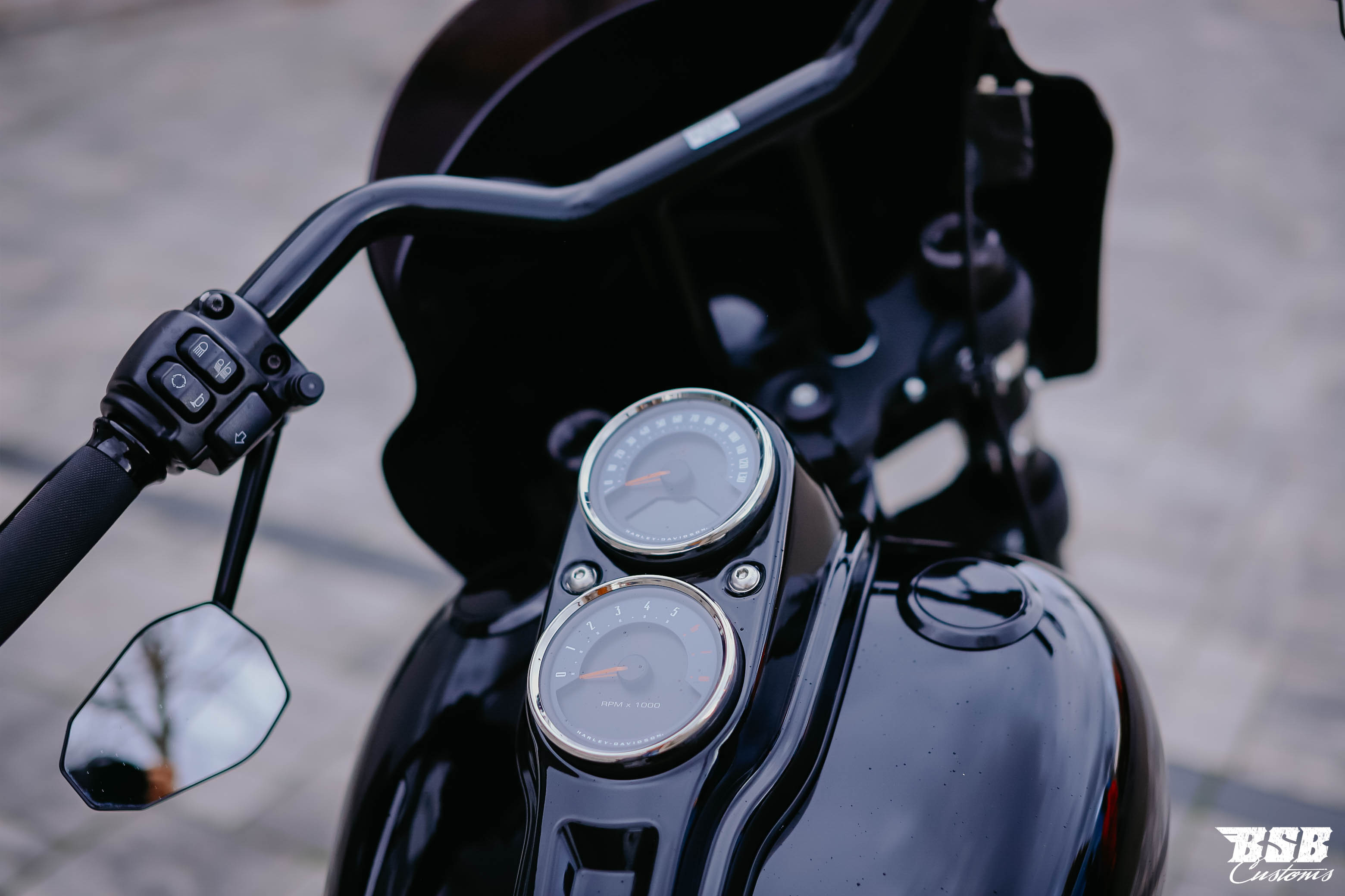 Bündiger Tankdeckel Kit links & rechs schwarz Harley Davidson Milwaukee Eight ArtNr.: 61100132