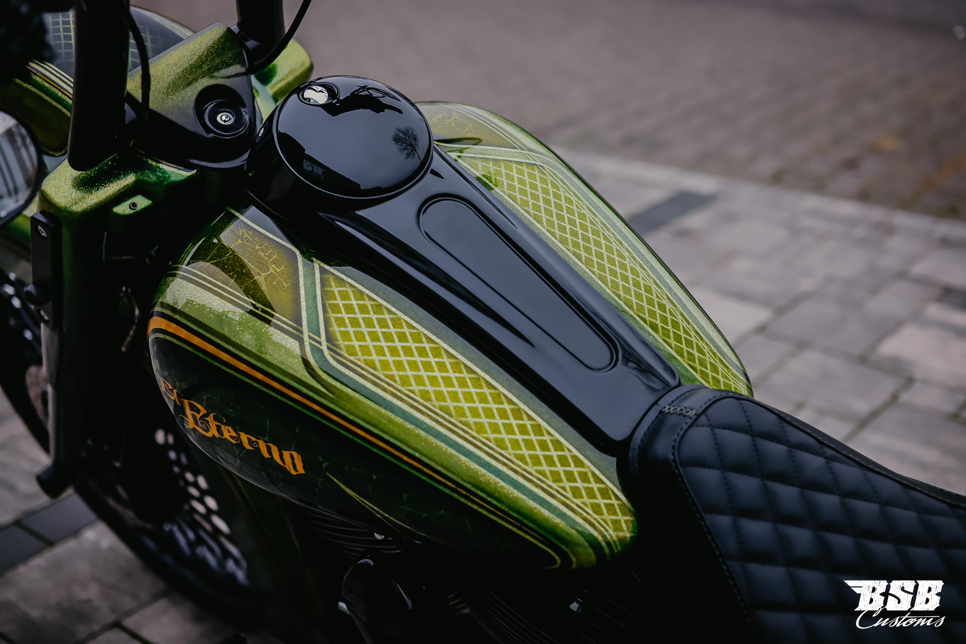 2014 Harley Davidson FLHXS Street Glide mit einem Mega Umbau auf Mexican Chicano Umbau 
