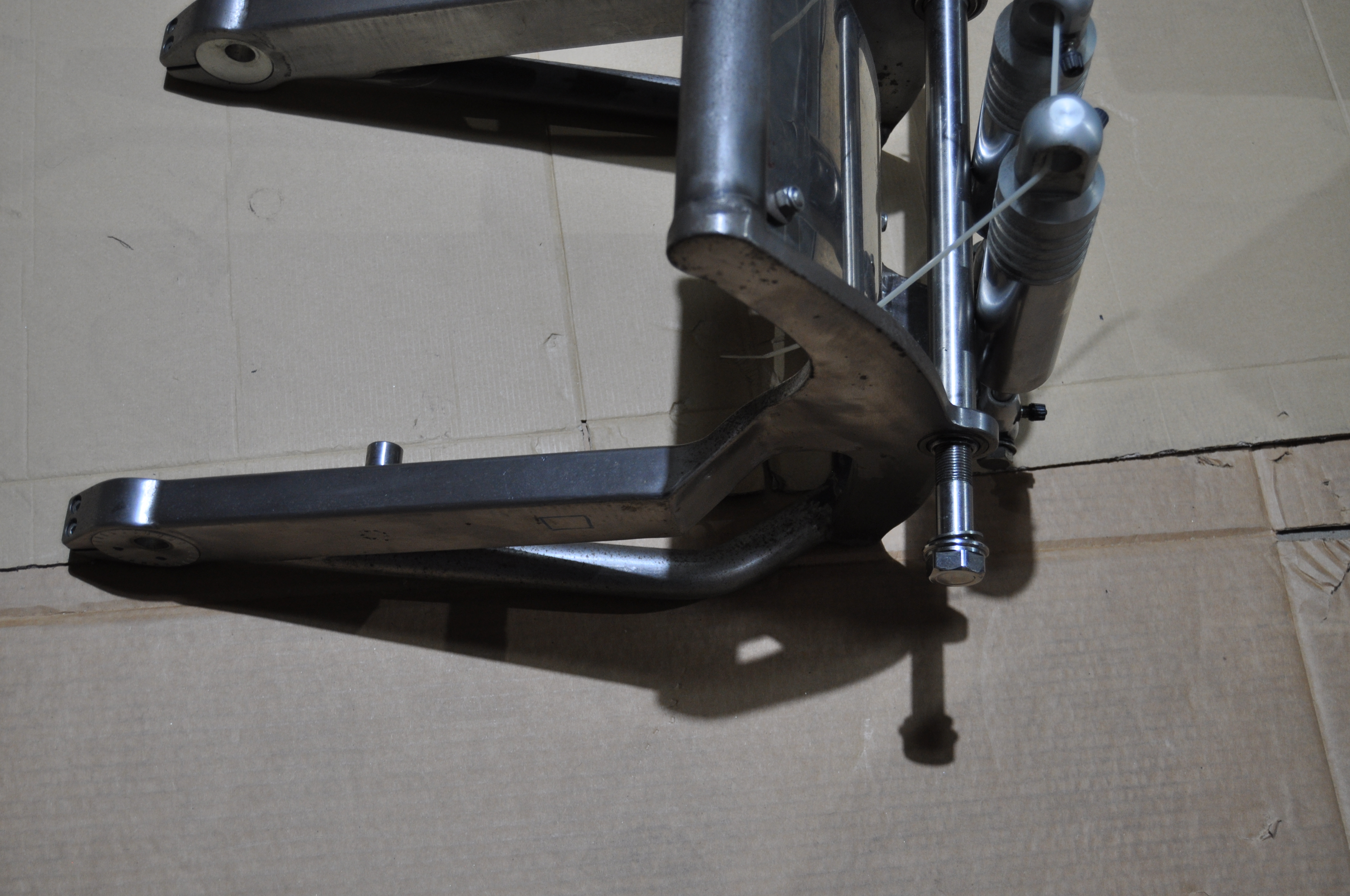 HP 01-1010 Custom Breitreifenschwinge für 7" – Heavy-Duty Hinterradschwinge im Custom Style neu und unbenutzt