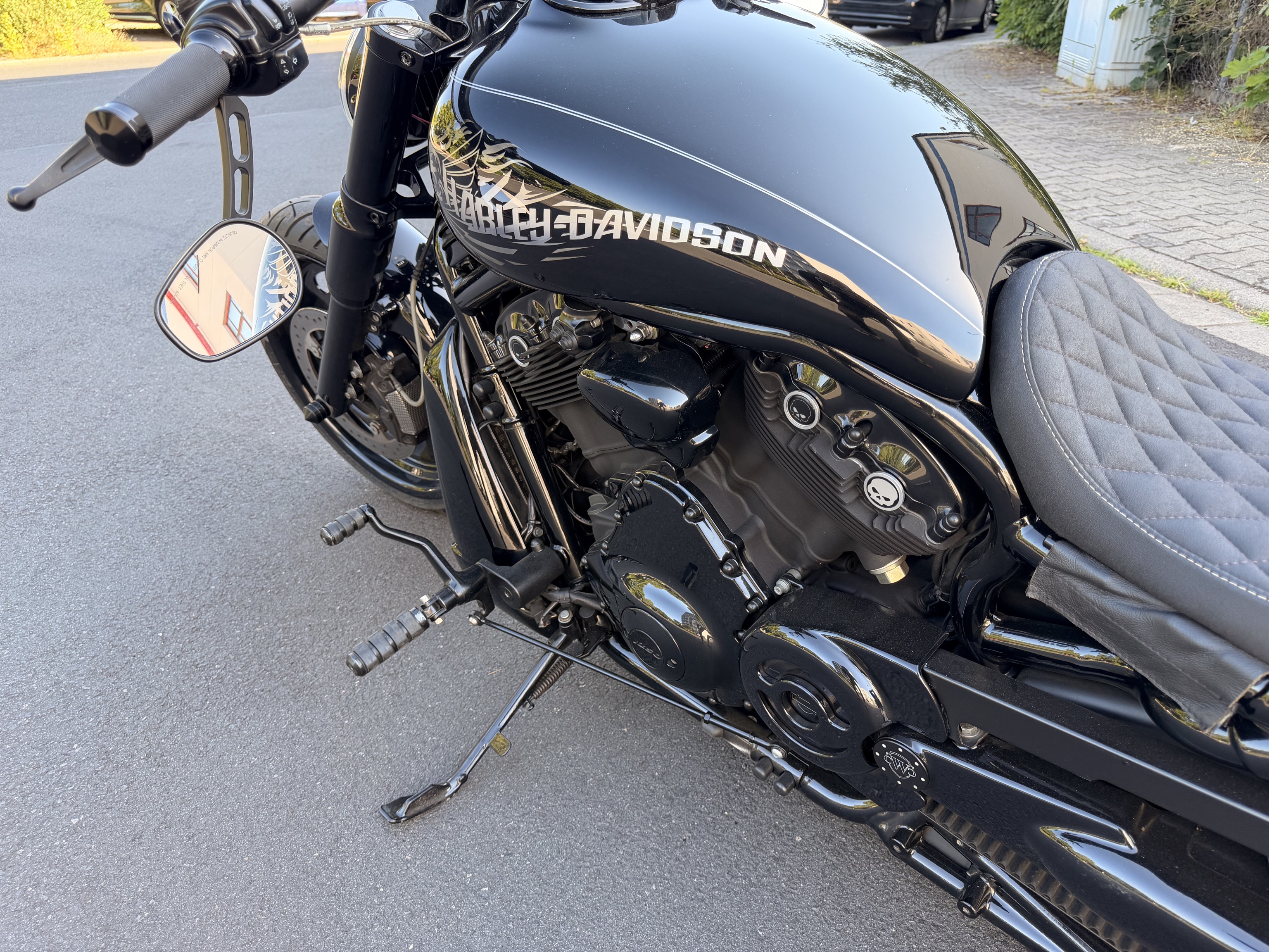 2008 Harley Davidson V-ROD edler Umbau 280-er,  NLC Anlage, Airride und vieles mehr .. ab 300 EUR finanzieren 