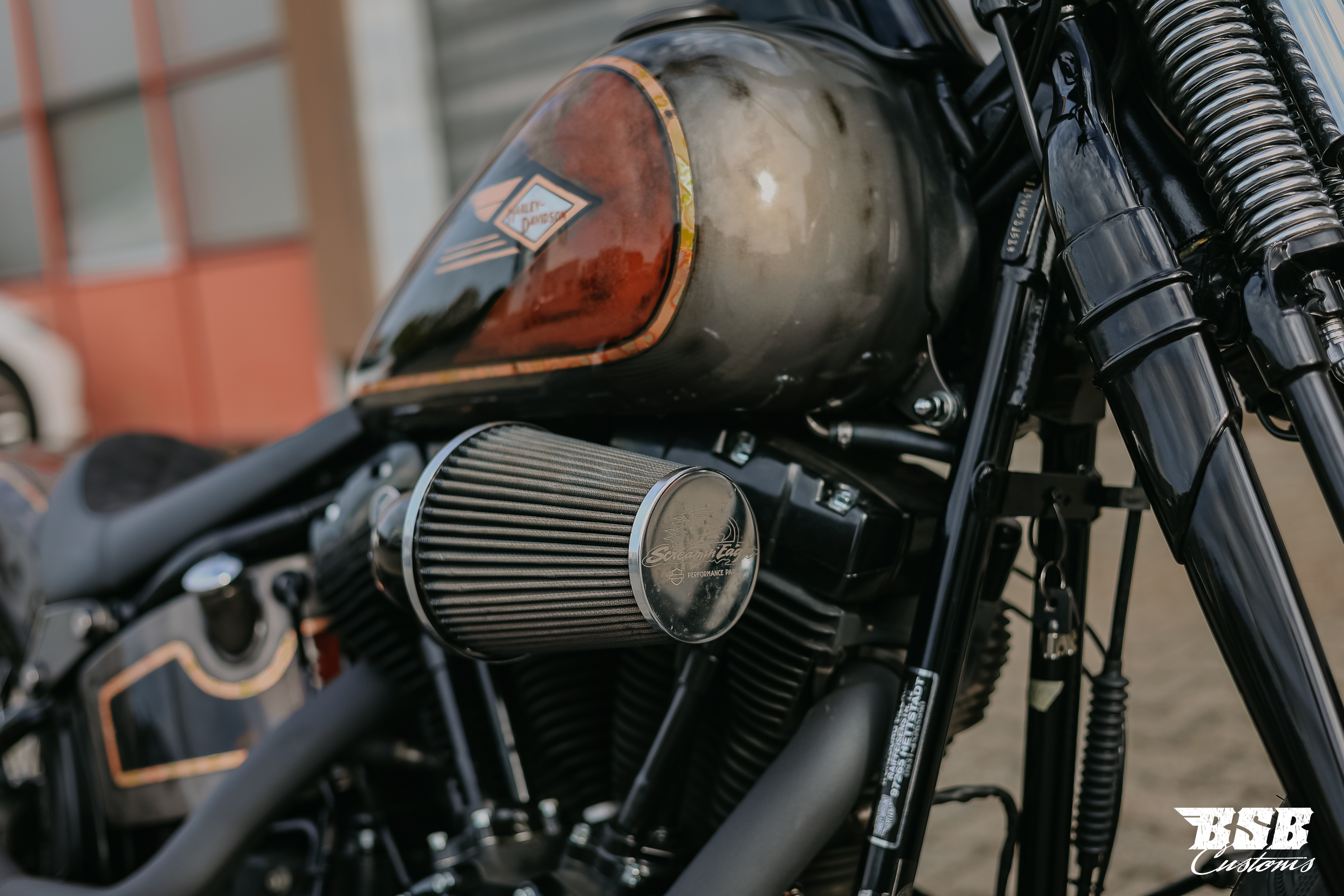 Harley-Davidson FLSB Cross Bones – letztes Baujahr | 5HD1 | 1. Hand |  exklusiver Custom-Umbau