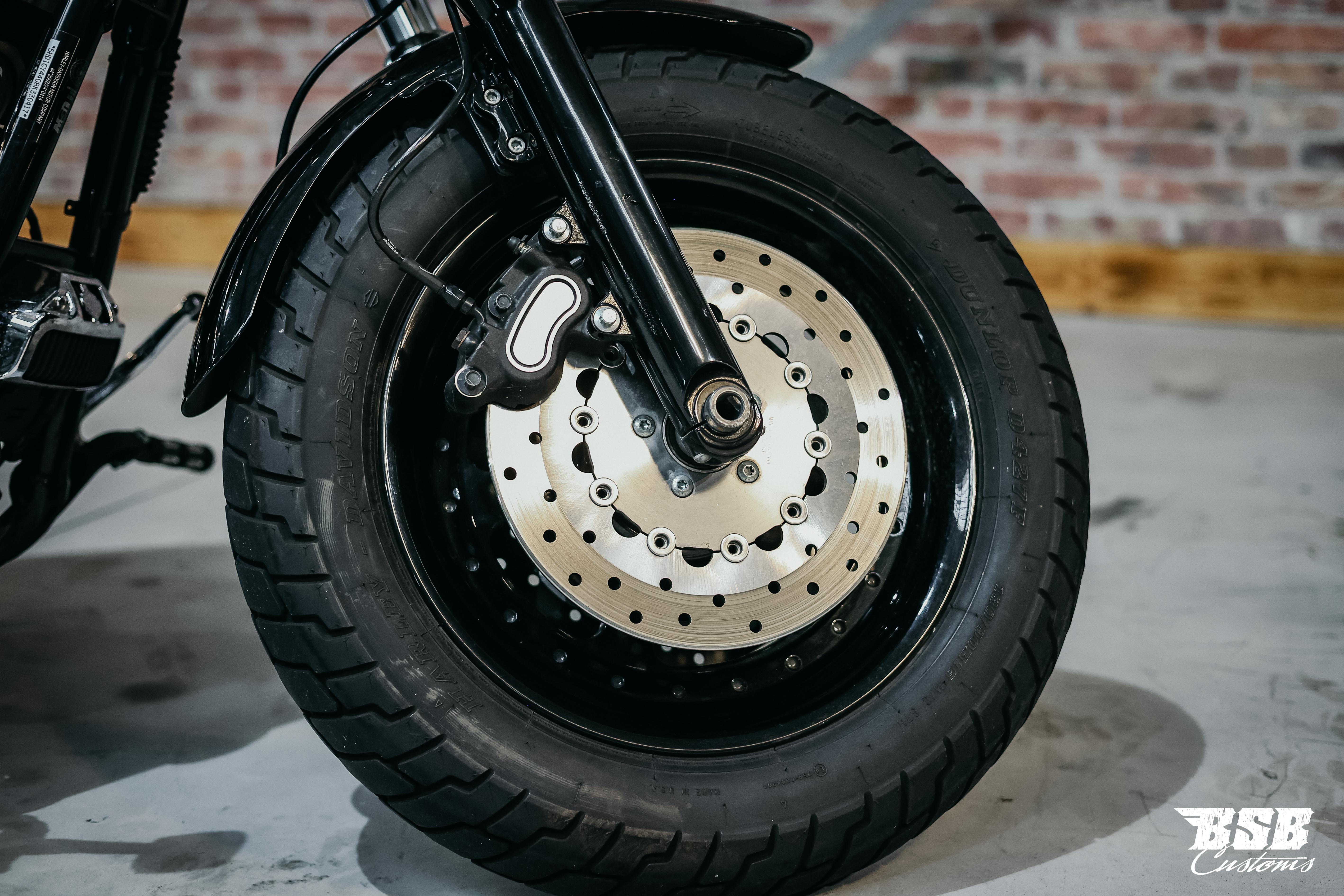 2008 Harley Davidson FXDF FAT BOB 5HD1.. TOP Zustand // Kess Tech Anlage / Airbrush Lackierung