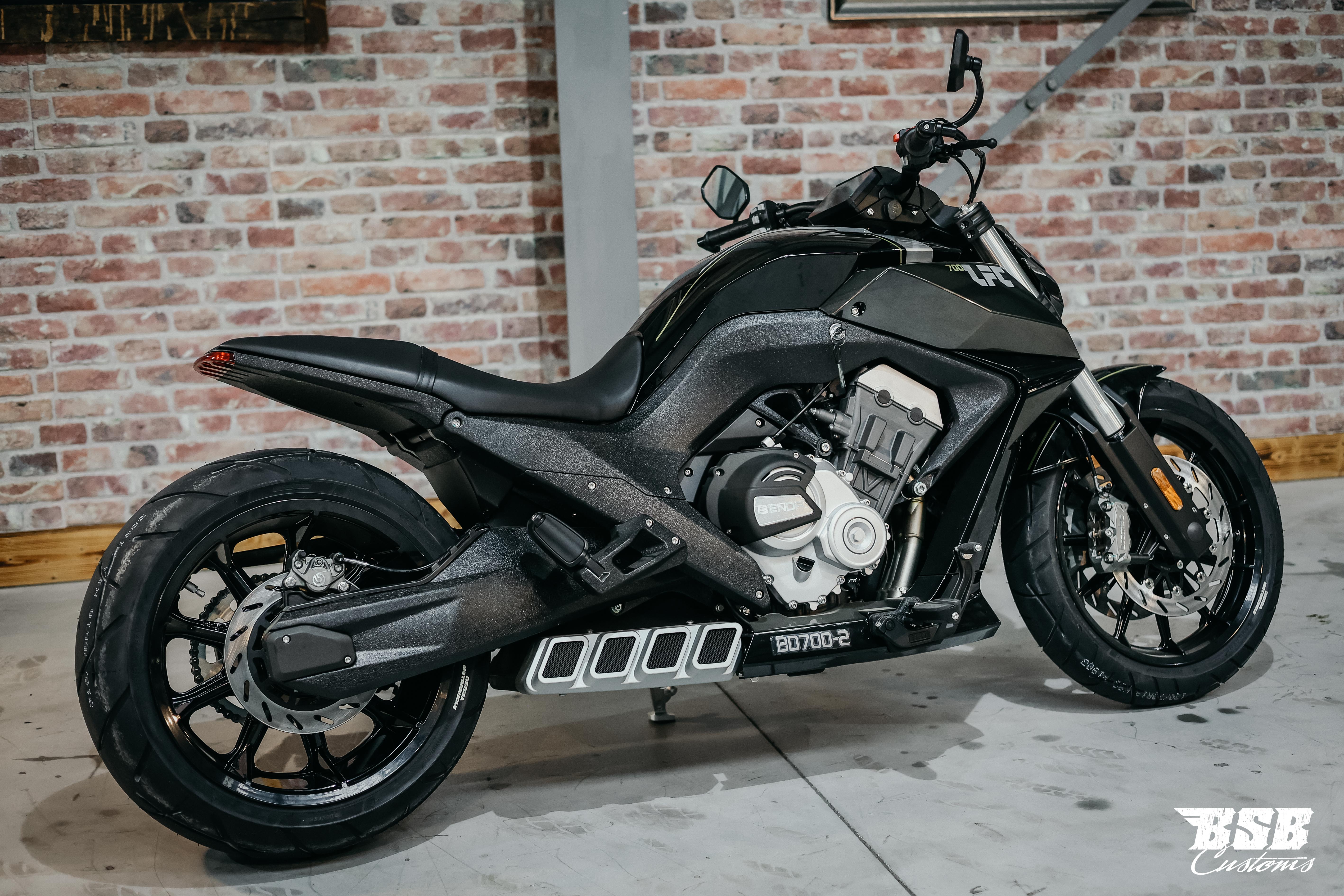 Benda LFC 700 – Der Power-Cruiser der Extraklasse 310-er Hi-Reifen, ABS / TFT/ Anti-Hopping Kupplung modifiziert by BSB Customs NEUFAHRZEUG!!! 
