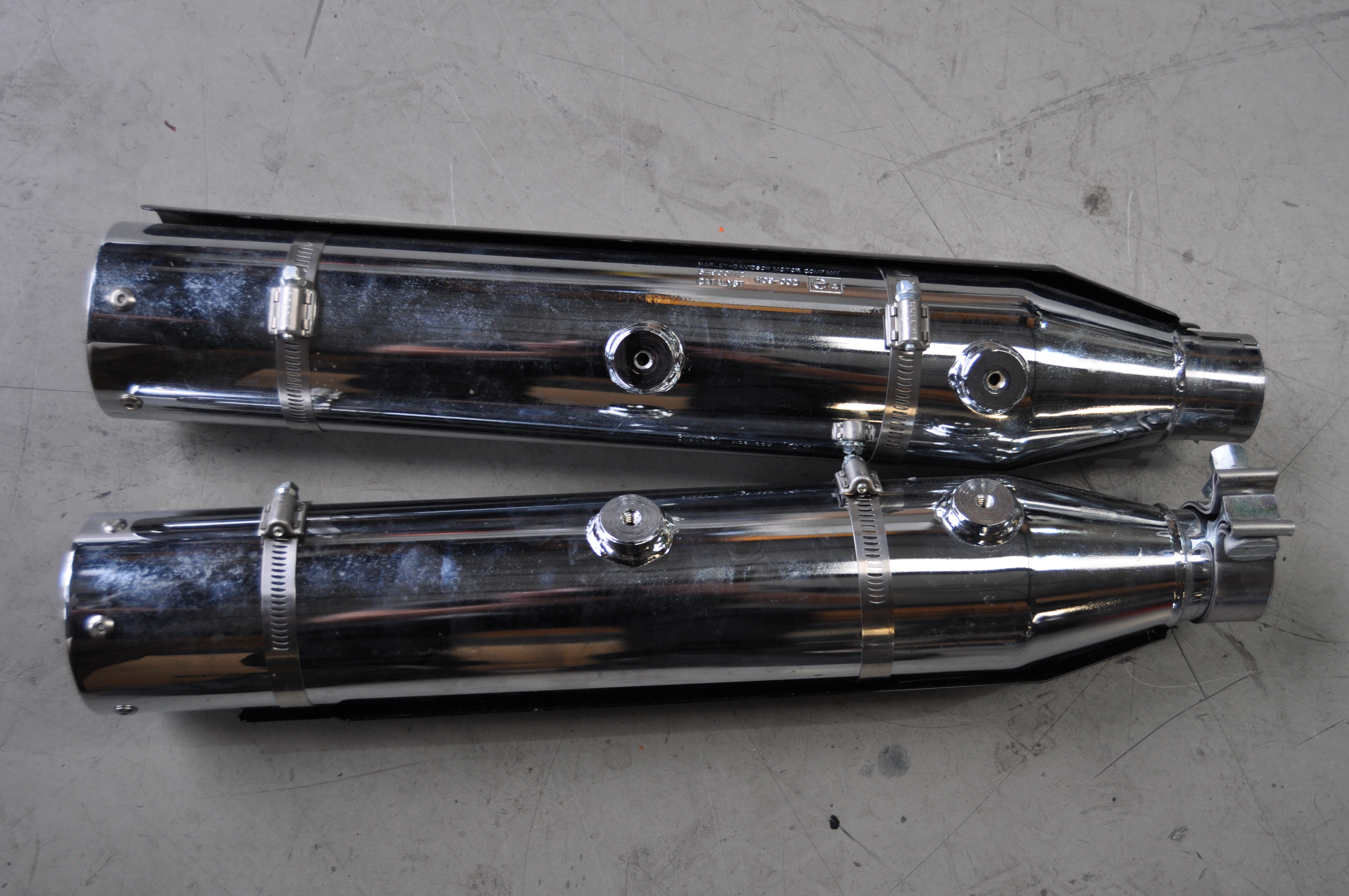 Harley-Davidson® FXSB Breakout Auspuff 64900172 G417 – Original Endtopf mit E4-Zulassung – gebraucht, Kratzer sichtbar