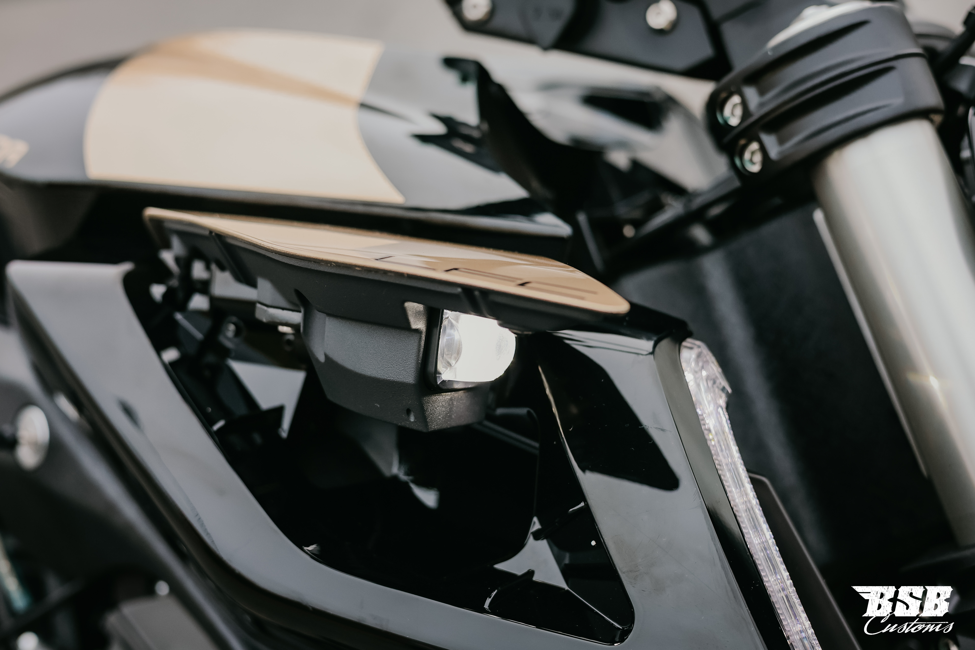 Benda LFC 700 Pro– Airride -300-er Hi-Reifen, ABS / TFT/ Anti-Hopping Kupplung modifiziert, SCHWARZ / GOLD,  NEUFAHRZEUG!!! 