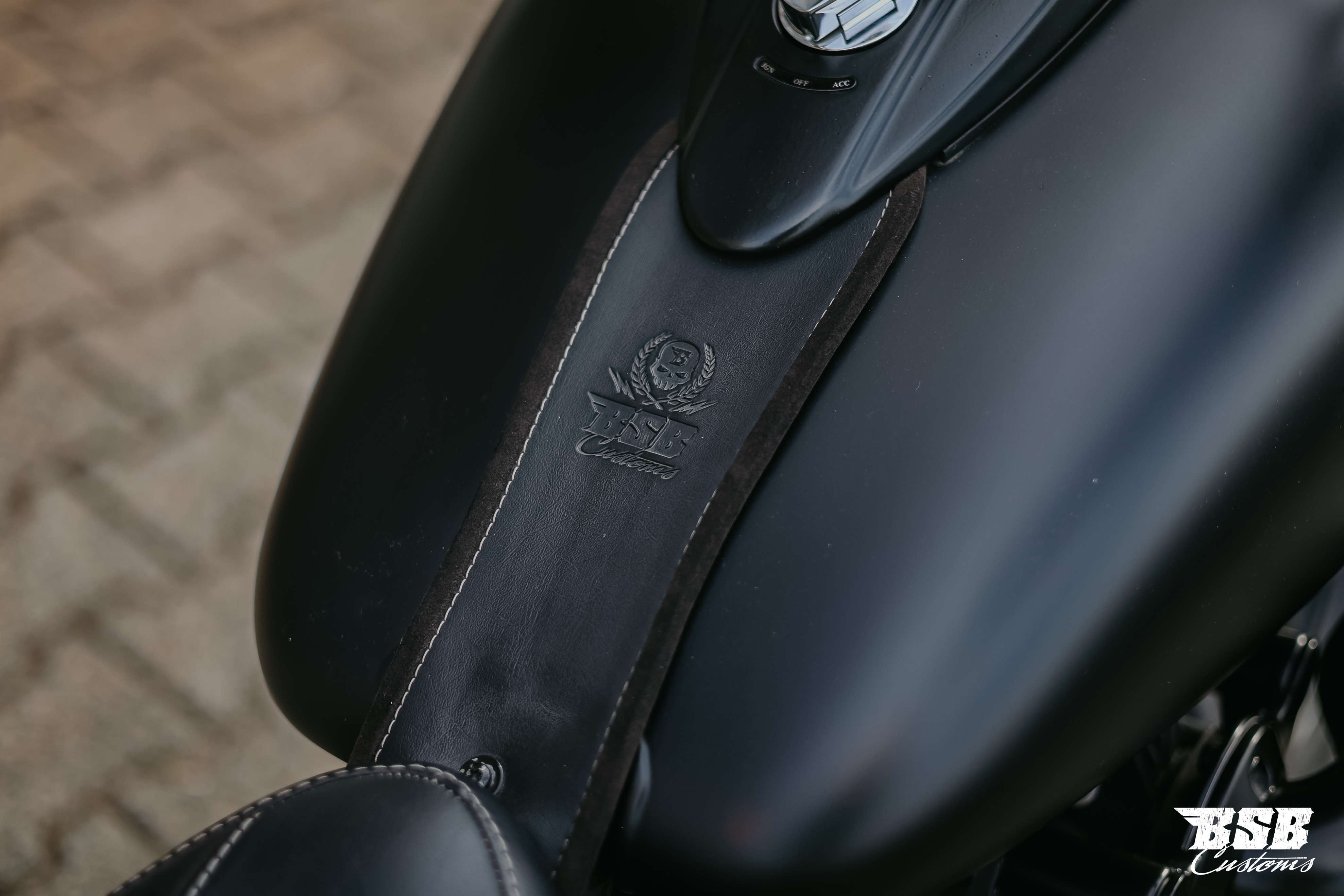 2012 Harley Davidson  Softail 103 CUI Mega-Umbau  ///  Jekill & Hyde Anlage / Finanzierung ab 5,99% möglich  ab 200 eur / mtl.