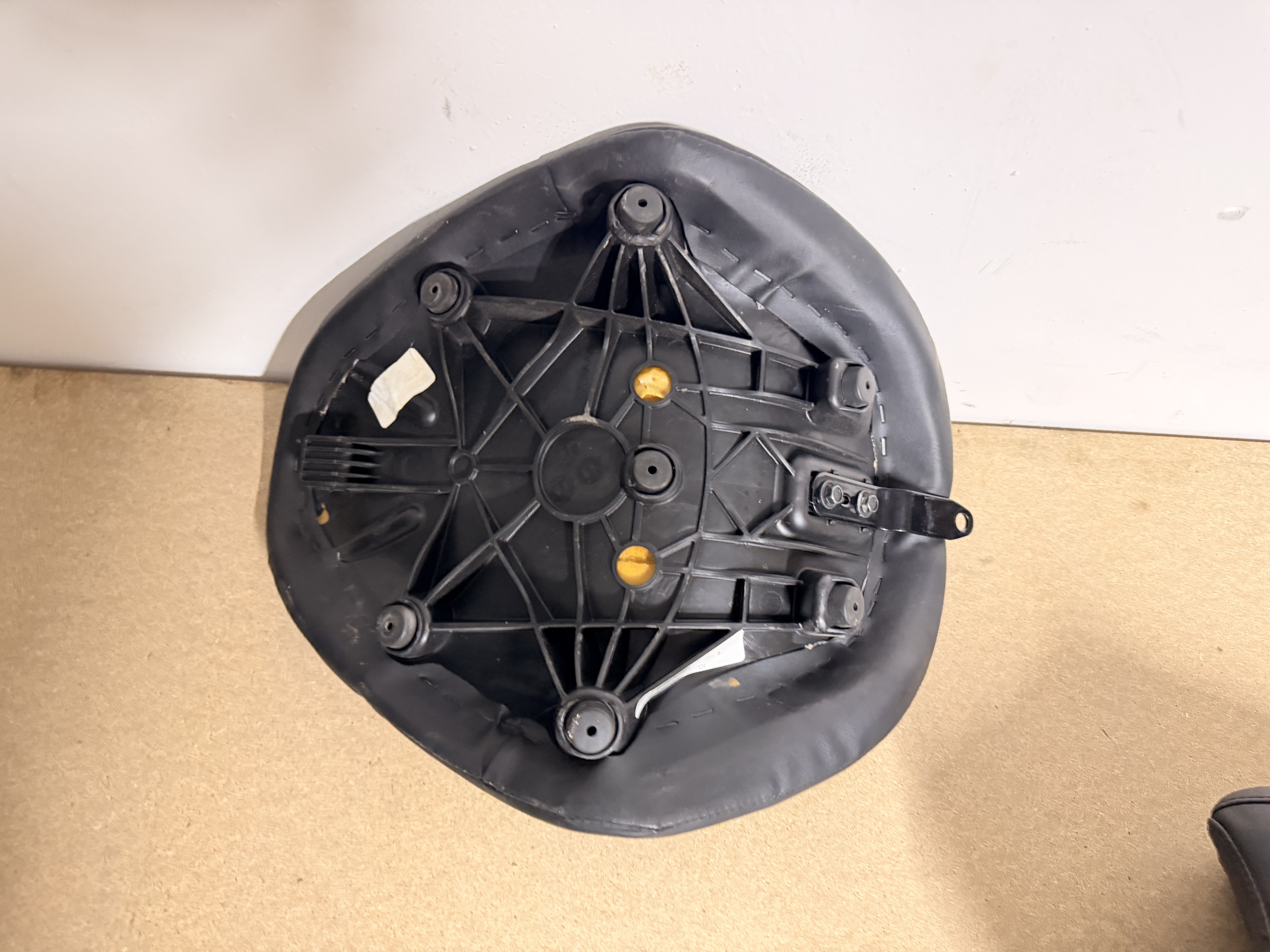 Harley-Davidson FLS Softail Slim Sitz OEM Harley 52000264 
