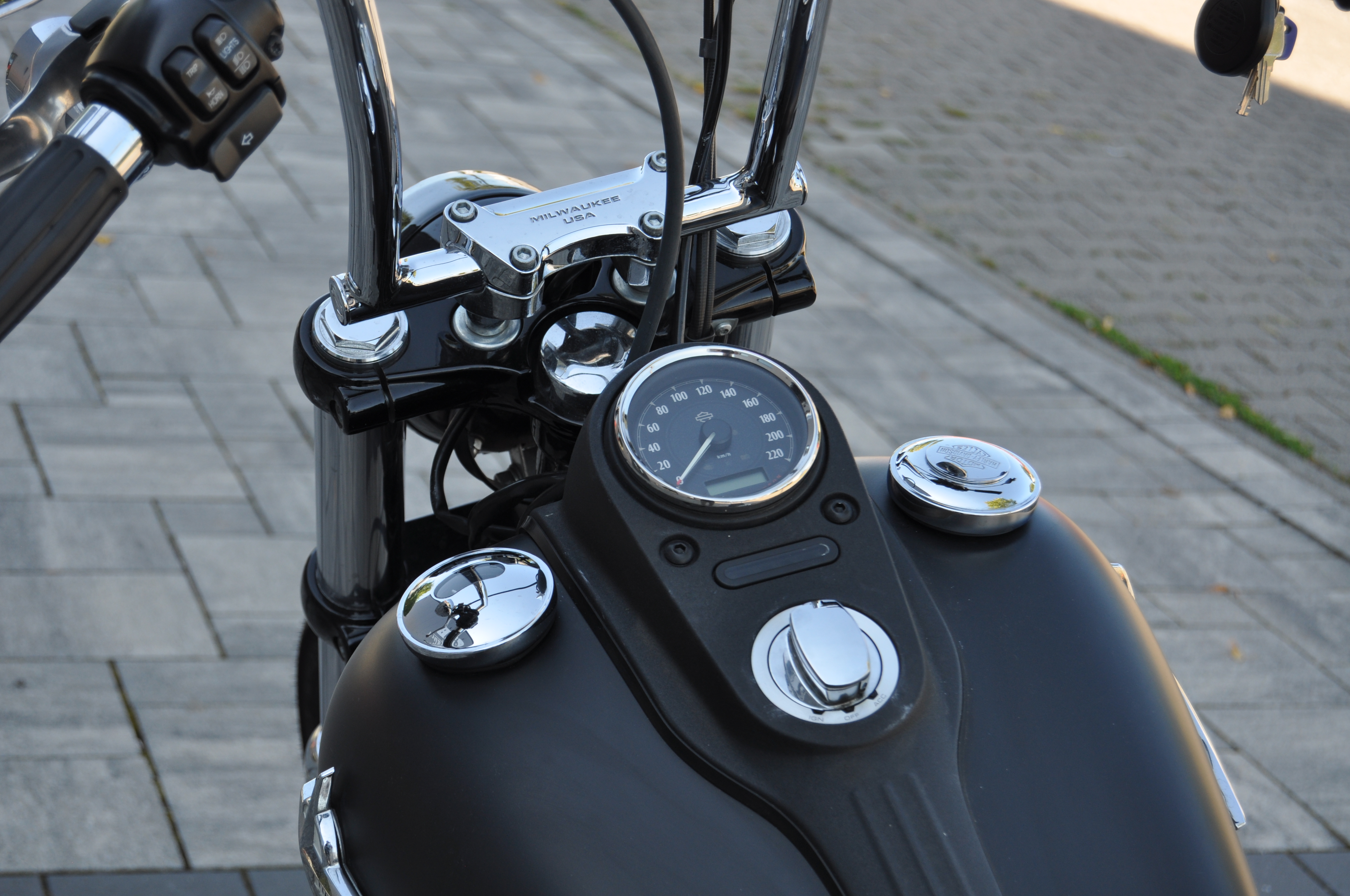 2016 Harley Davidson FXDB Street Bob - 5HD1 - 1 Hand  (ab 300 EUR finanzieren*) 